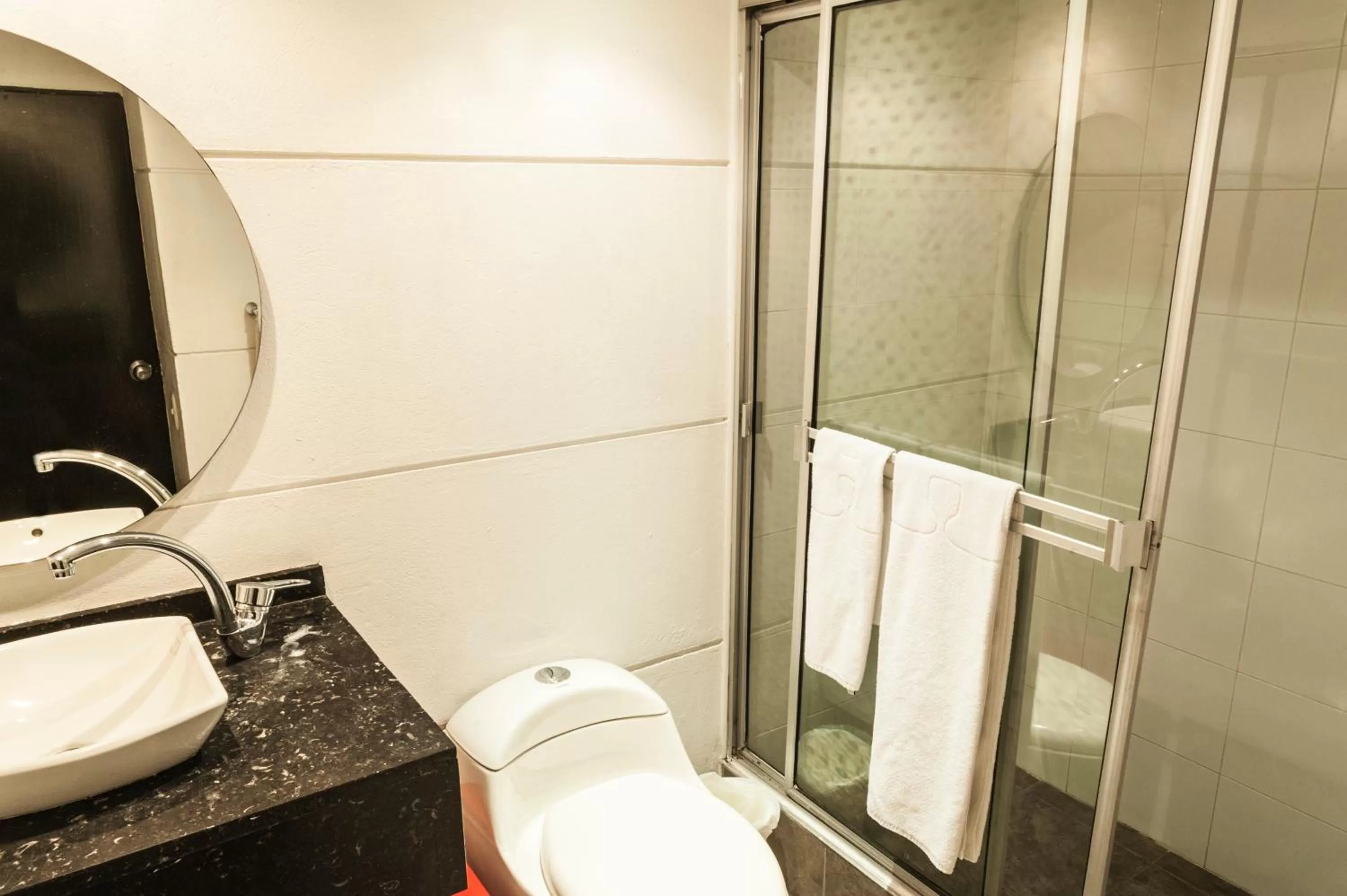 Bathroom in Hotel Bogota Virrey