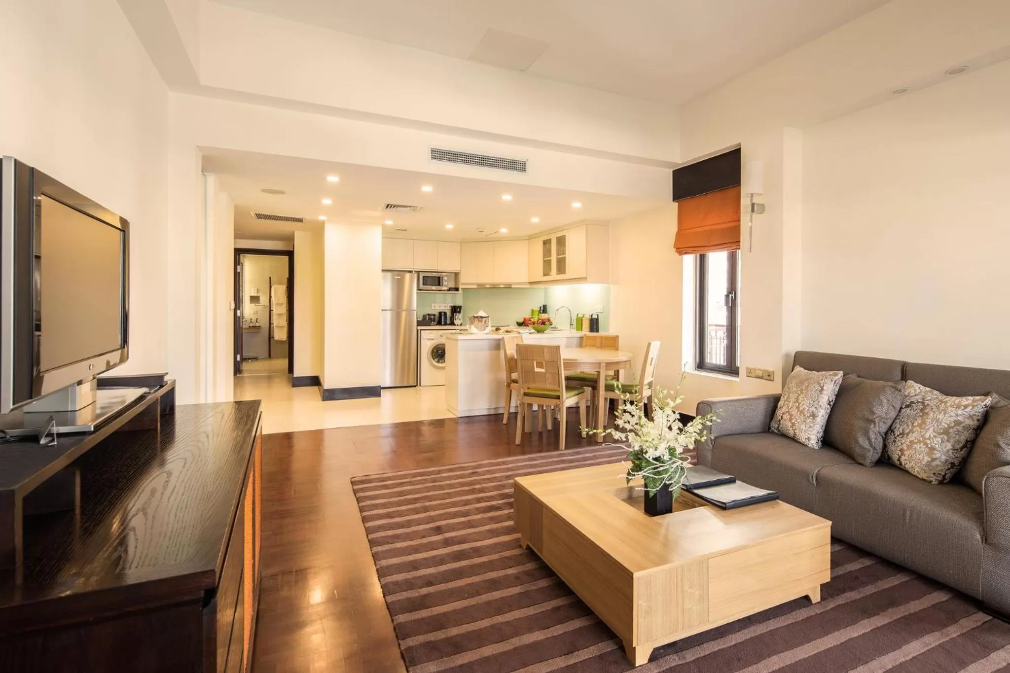 Photo of the whole room, Seating Area in InterContinental Hanoi Westlake, an IHG Hotel