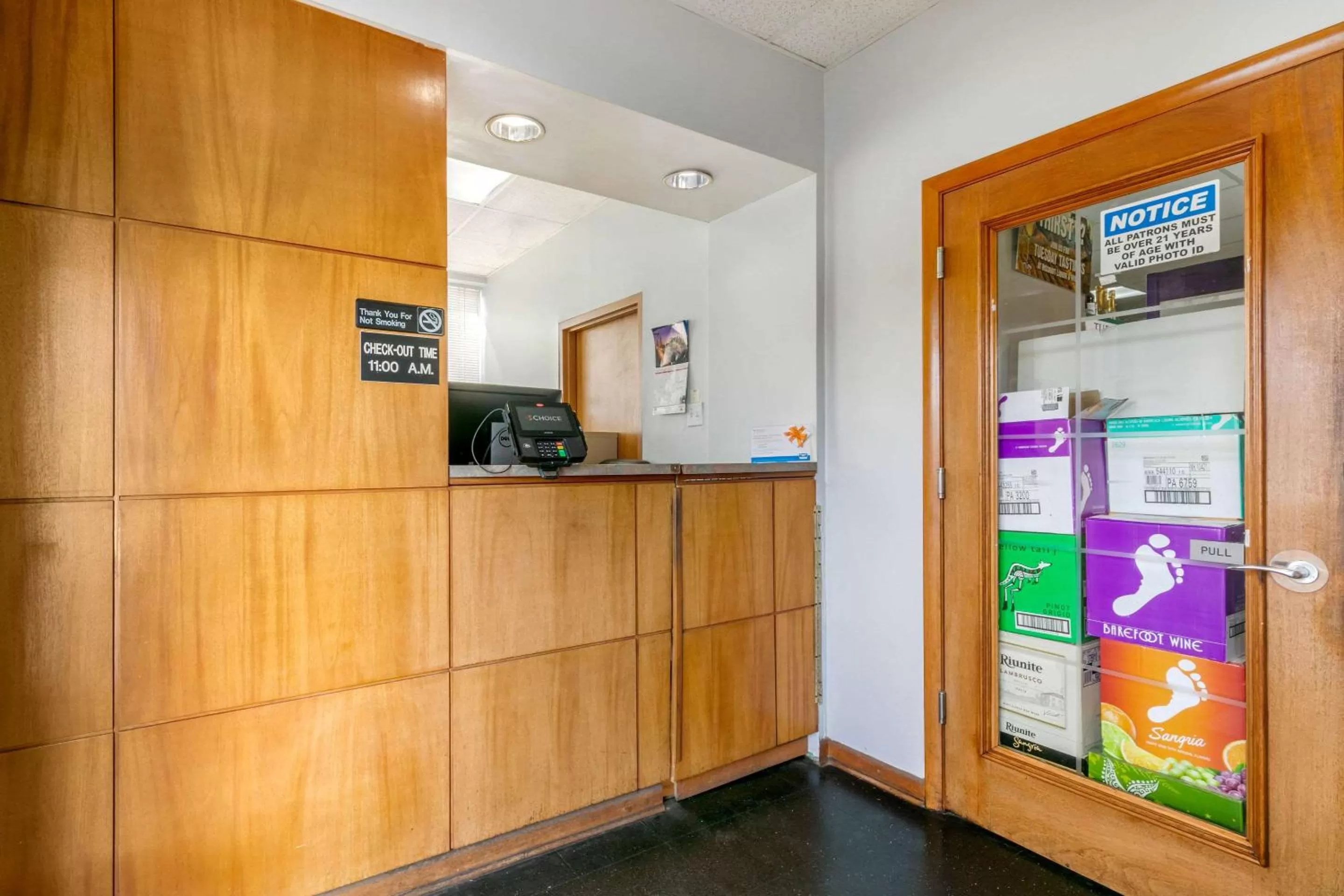 Lobby or reception in Rodeway Inn Kingston Springs
