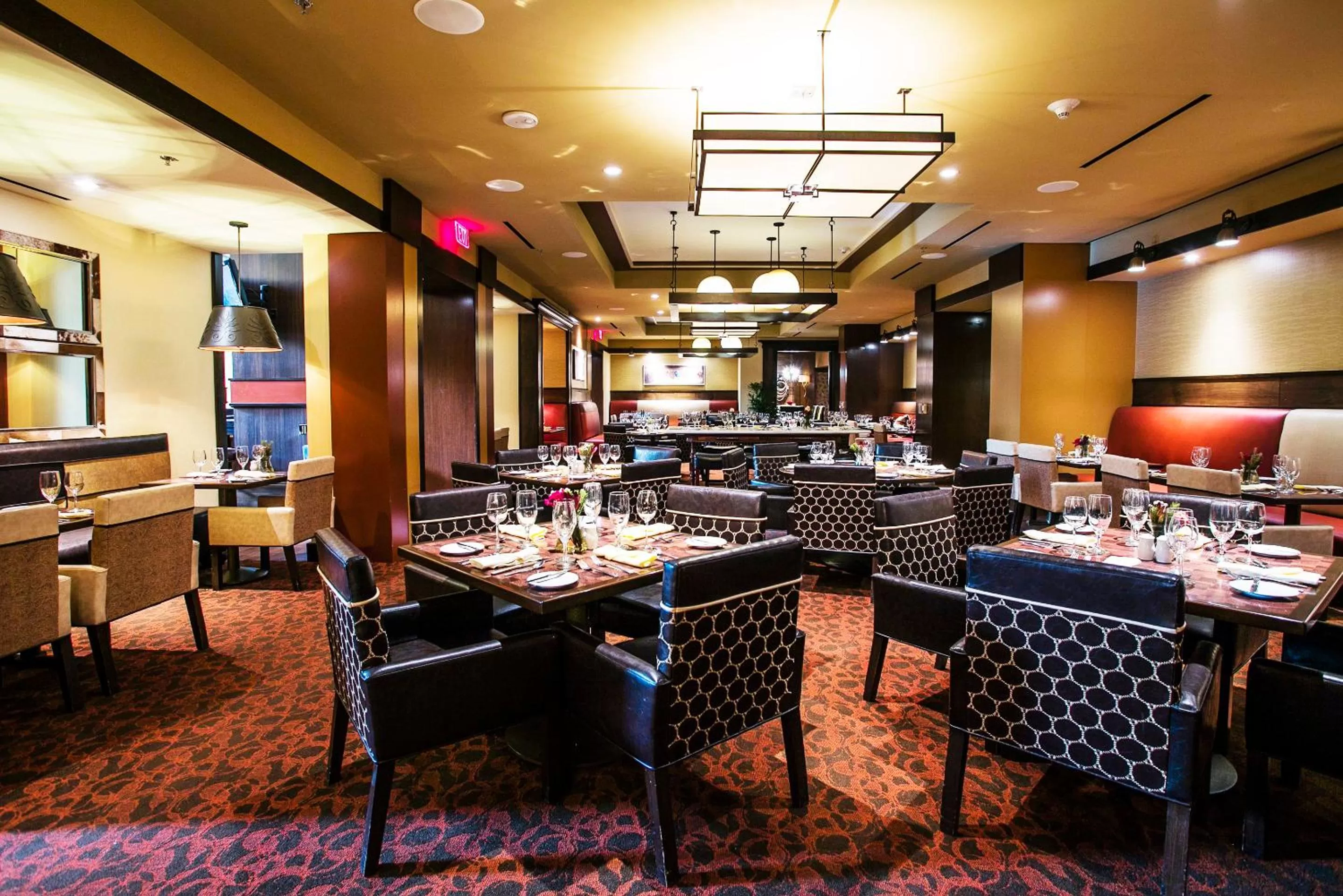 Restaurant/places to eat in Overton Hotel and Conference Center