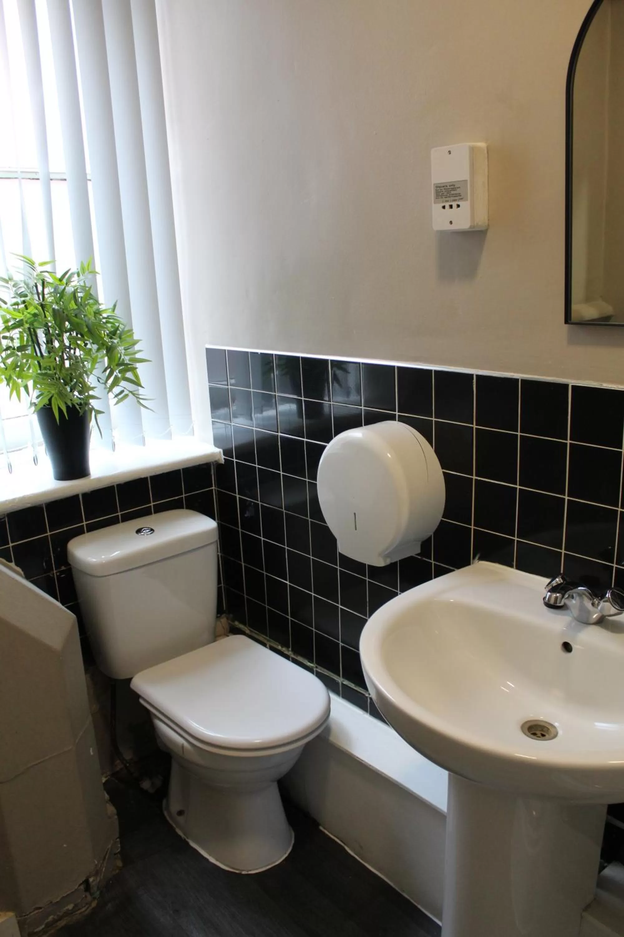 Bathroom in Mitre Hotel Manchester City Centre