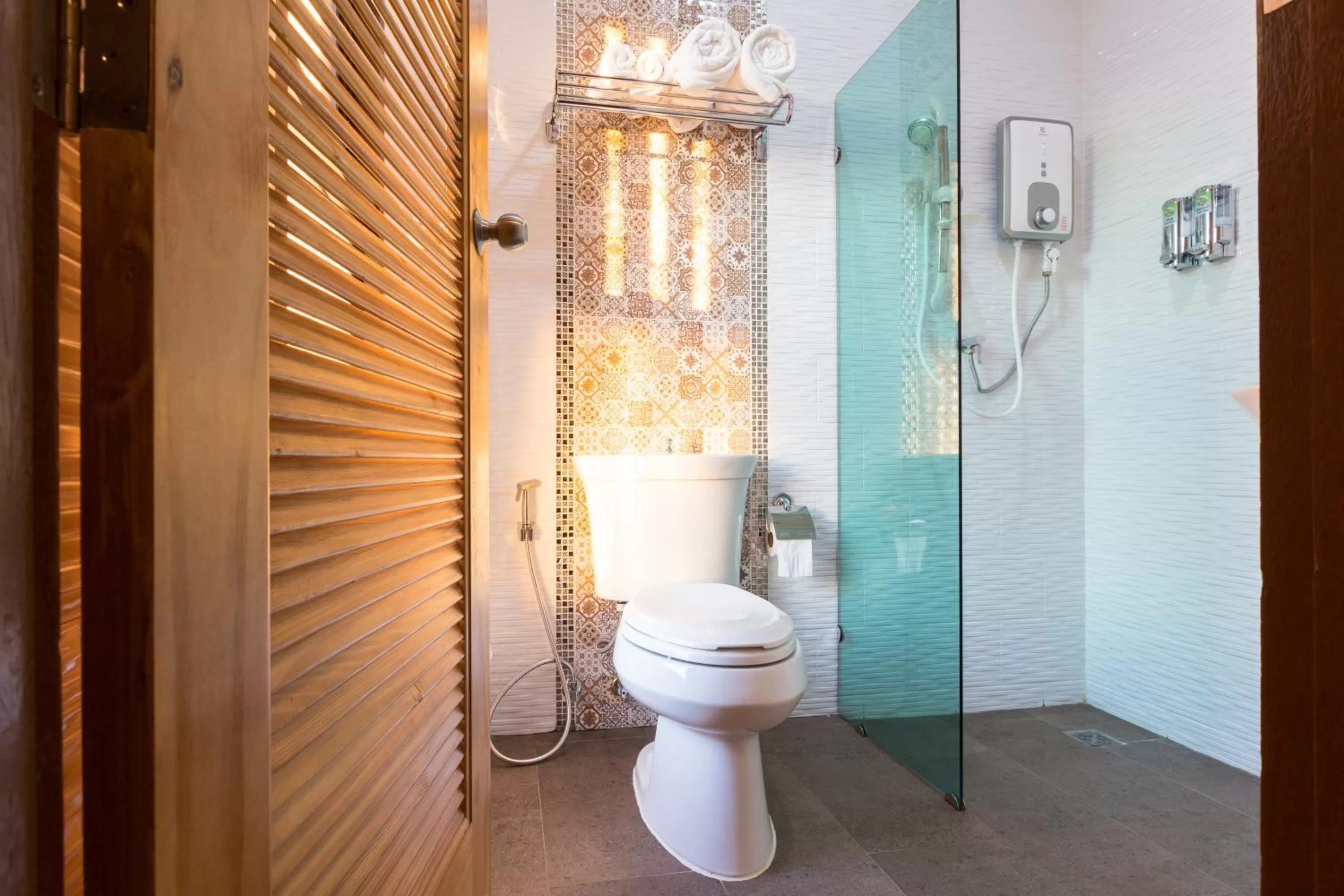 Shower in 777 Food & Bed