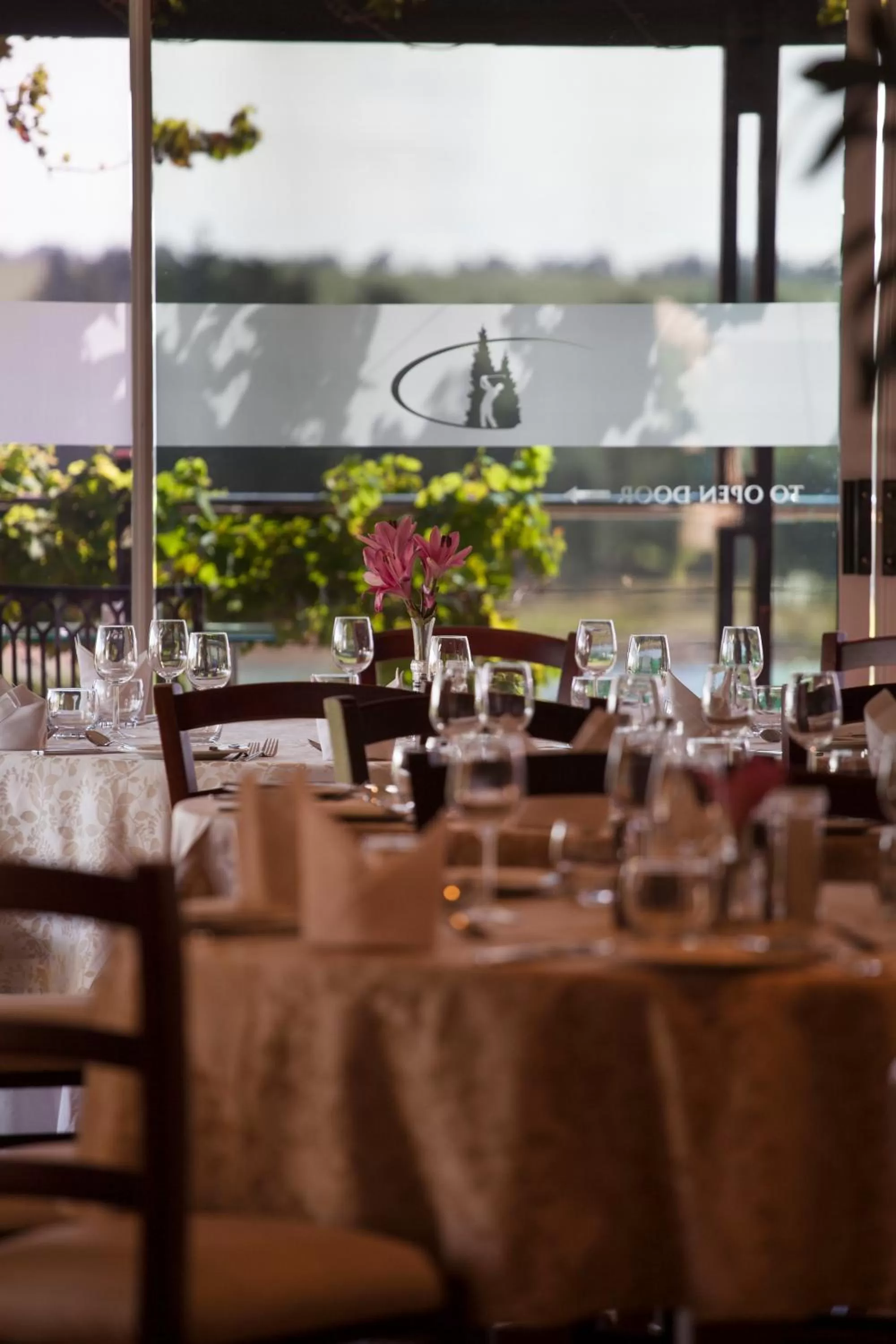 Restaurant/places to eat in Devonvale Golf & Wine Estate