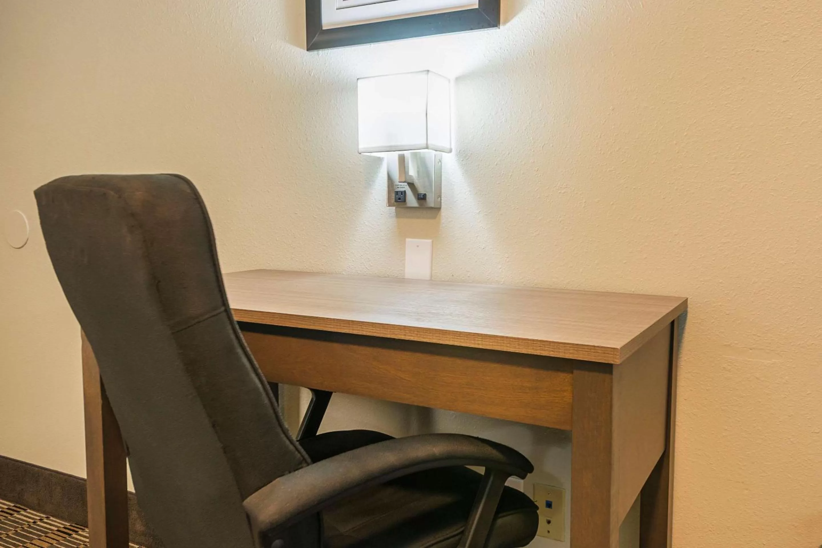 Bedroom in Quality Inn DeRidder