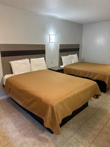 Bed in Executive Inn Mercedes Weslaco