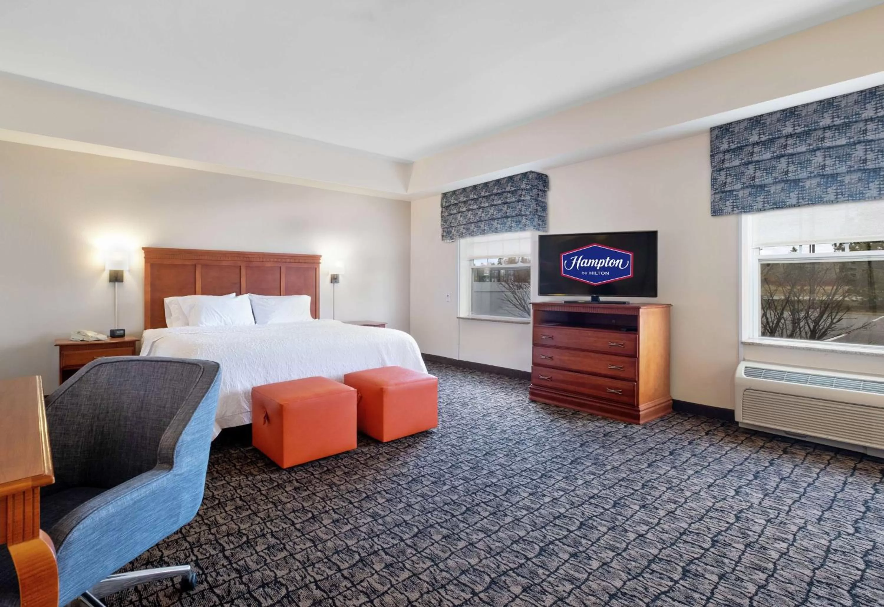 Bedroom, Bed in Hampton Inn & Suites Rockland