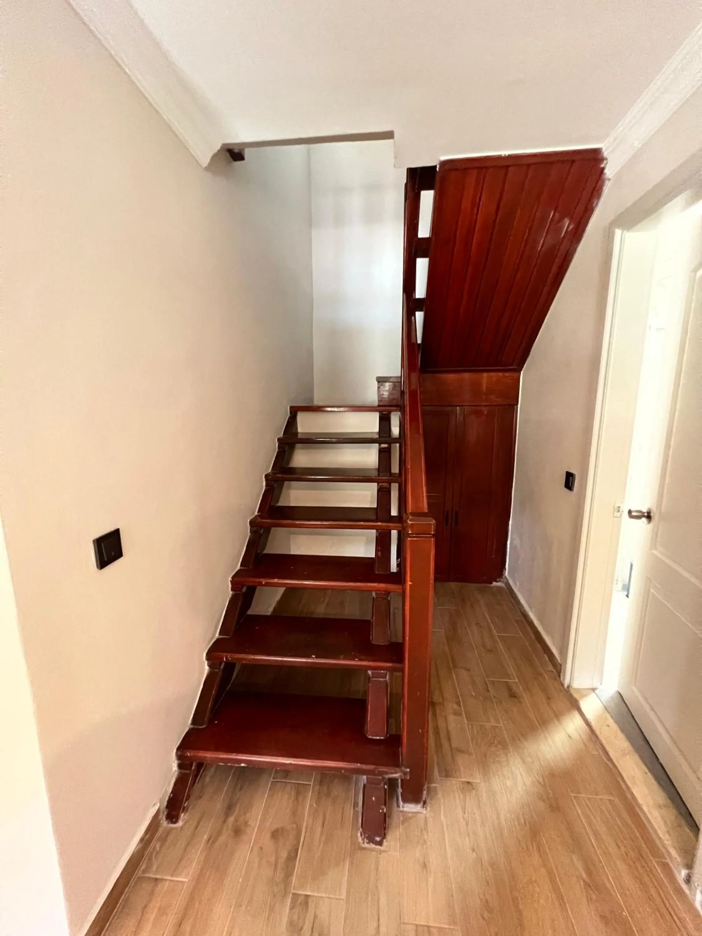 Moonshine Hotel & Suites