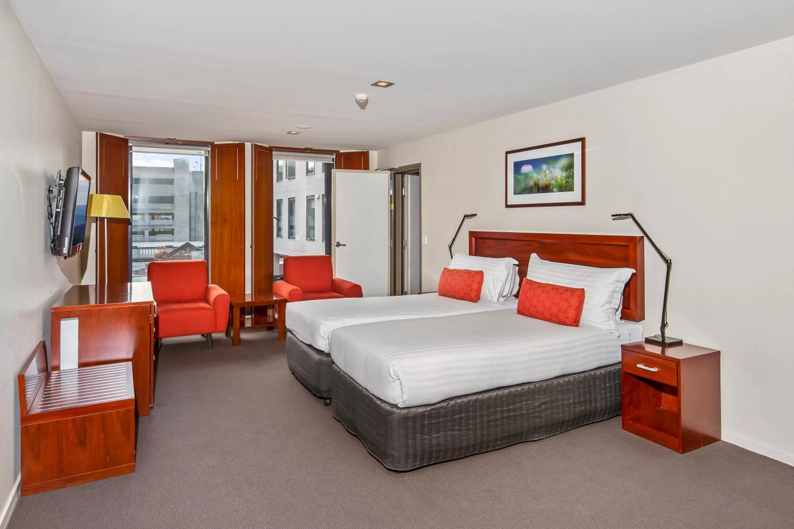 One-Bedroom Apartment with Twin Beds in RACV Hobart Hotel