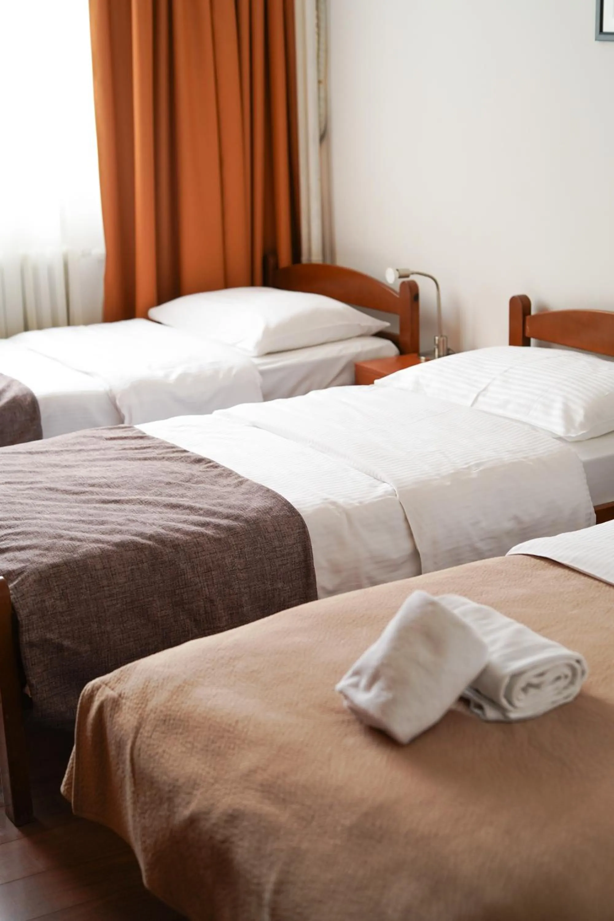 Bed in Hotel Srbija-FREE PARKING