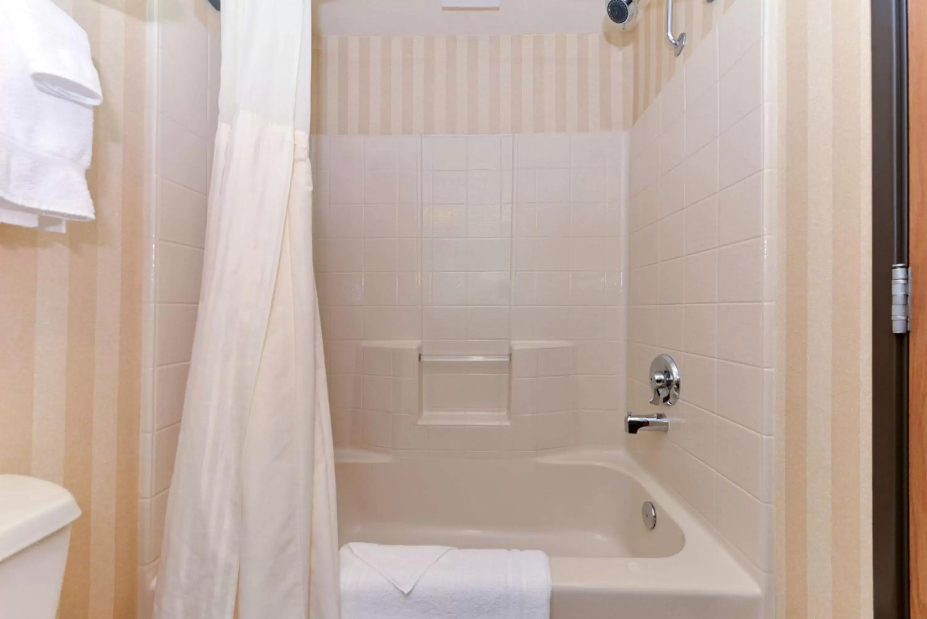 Queen Room with Two Queen Beds - Non-Smoking in Best Western Plus Landmark Inn Queen Room with Two Queen Beds - Non-Smoking in Best Western Plus Landmark Inn