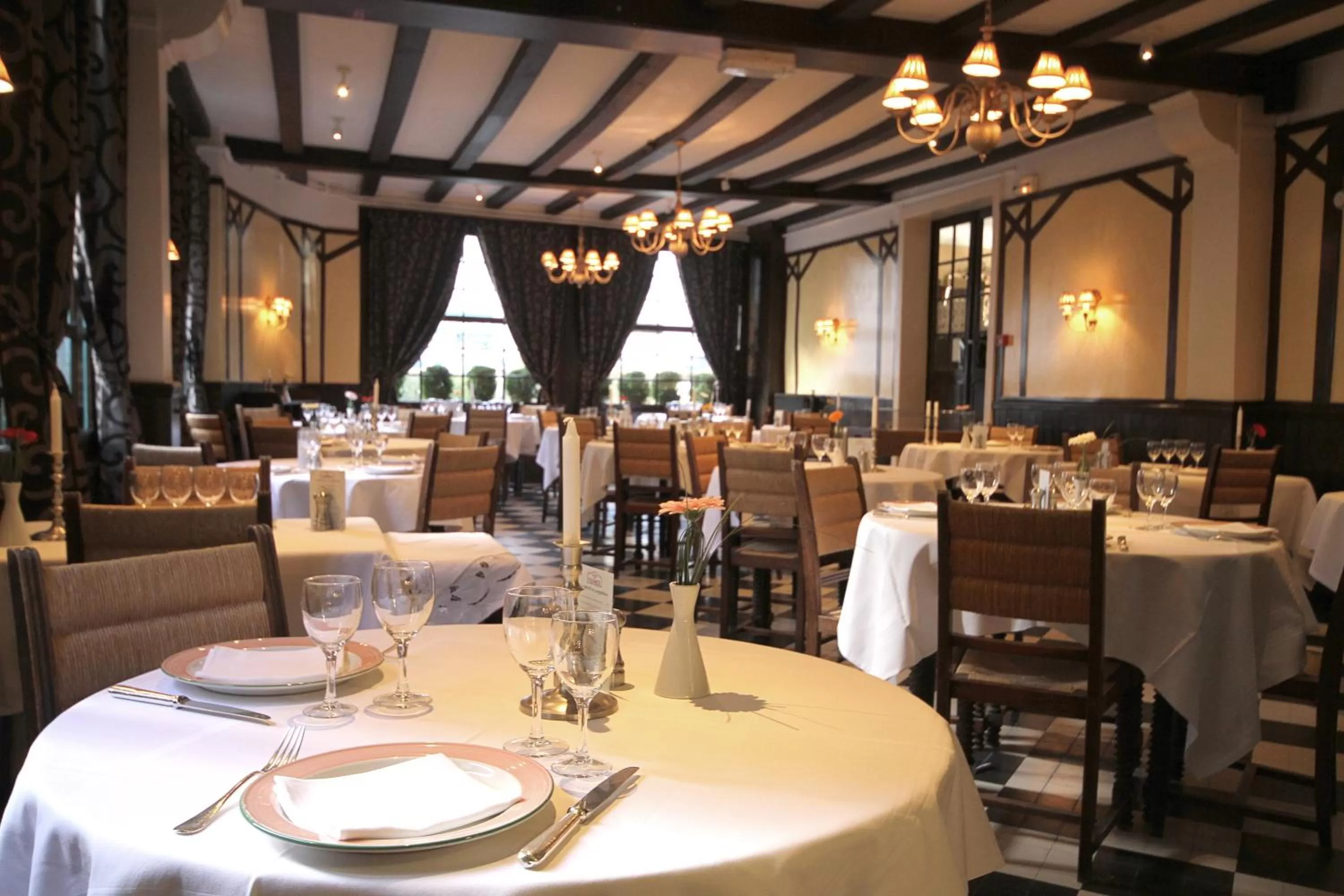 Restaurant/places to eat in Logis Hotel De France