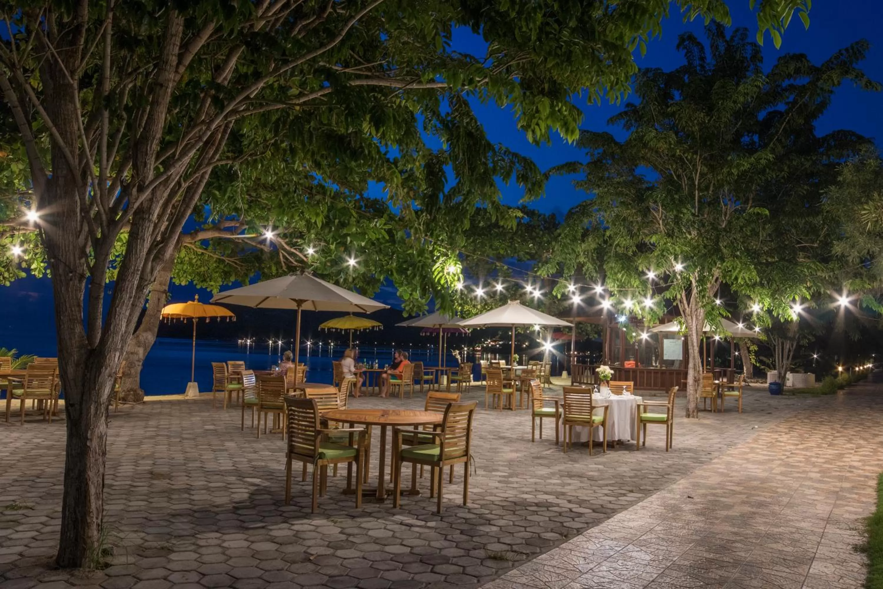 Restaurant/places to eat in Sylvia Beach Villa