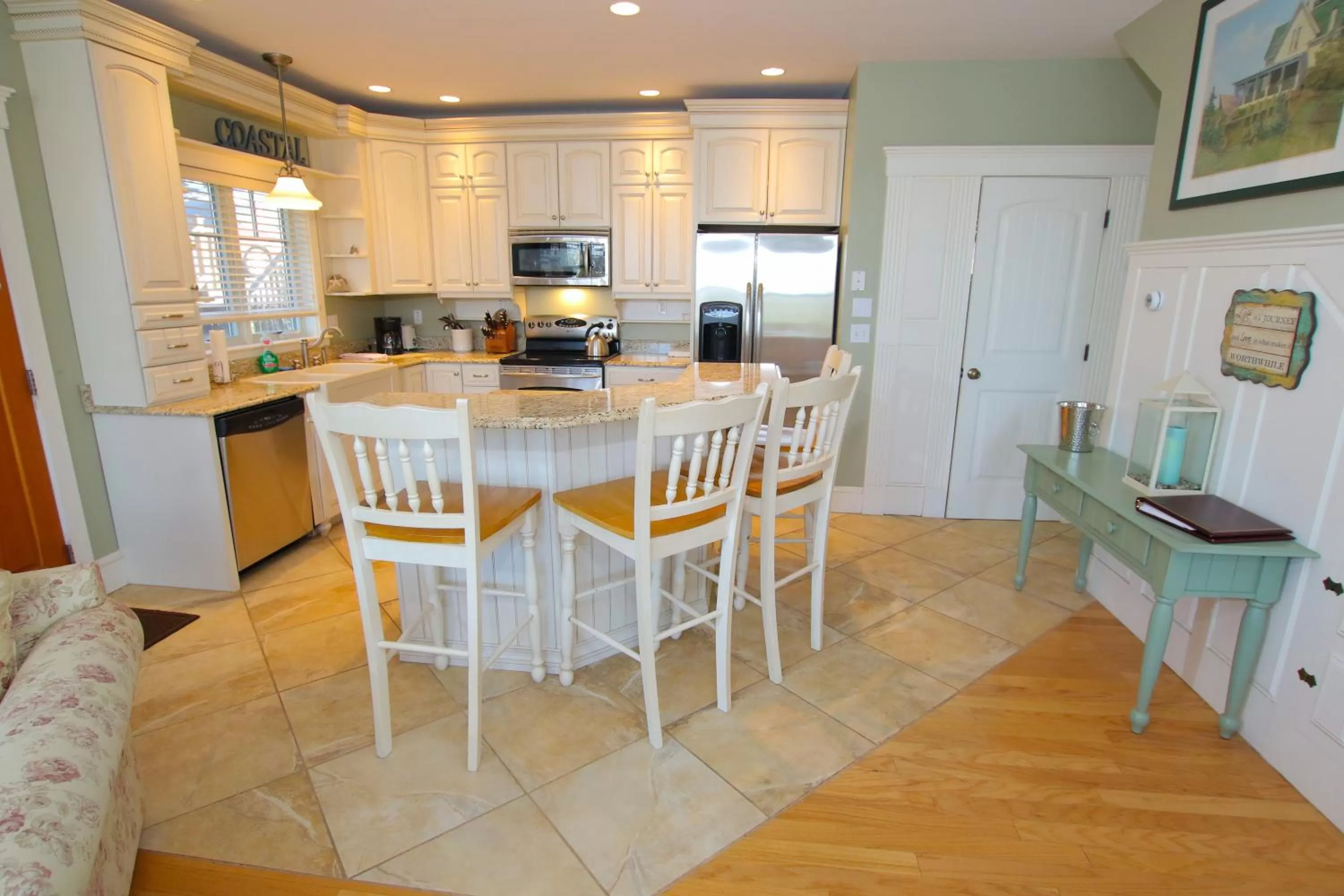 Kitchen/Kitchenette in Sheepscot Harbour Village Resort