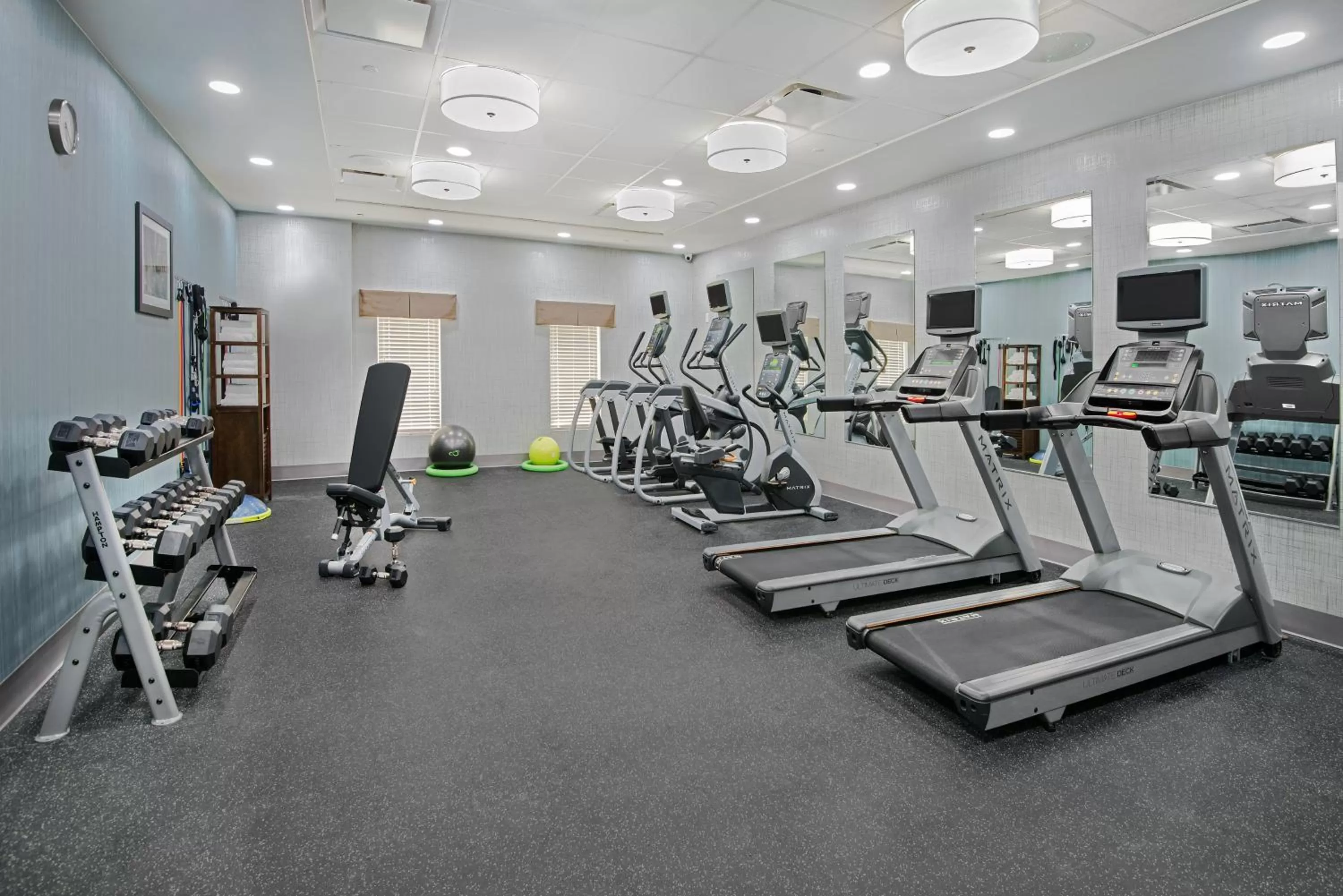 Fitness centre/facilities in Holiday Inn - Beaumont East-Medical Ctr Area by IHG