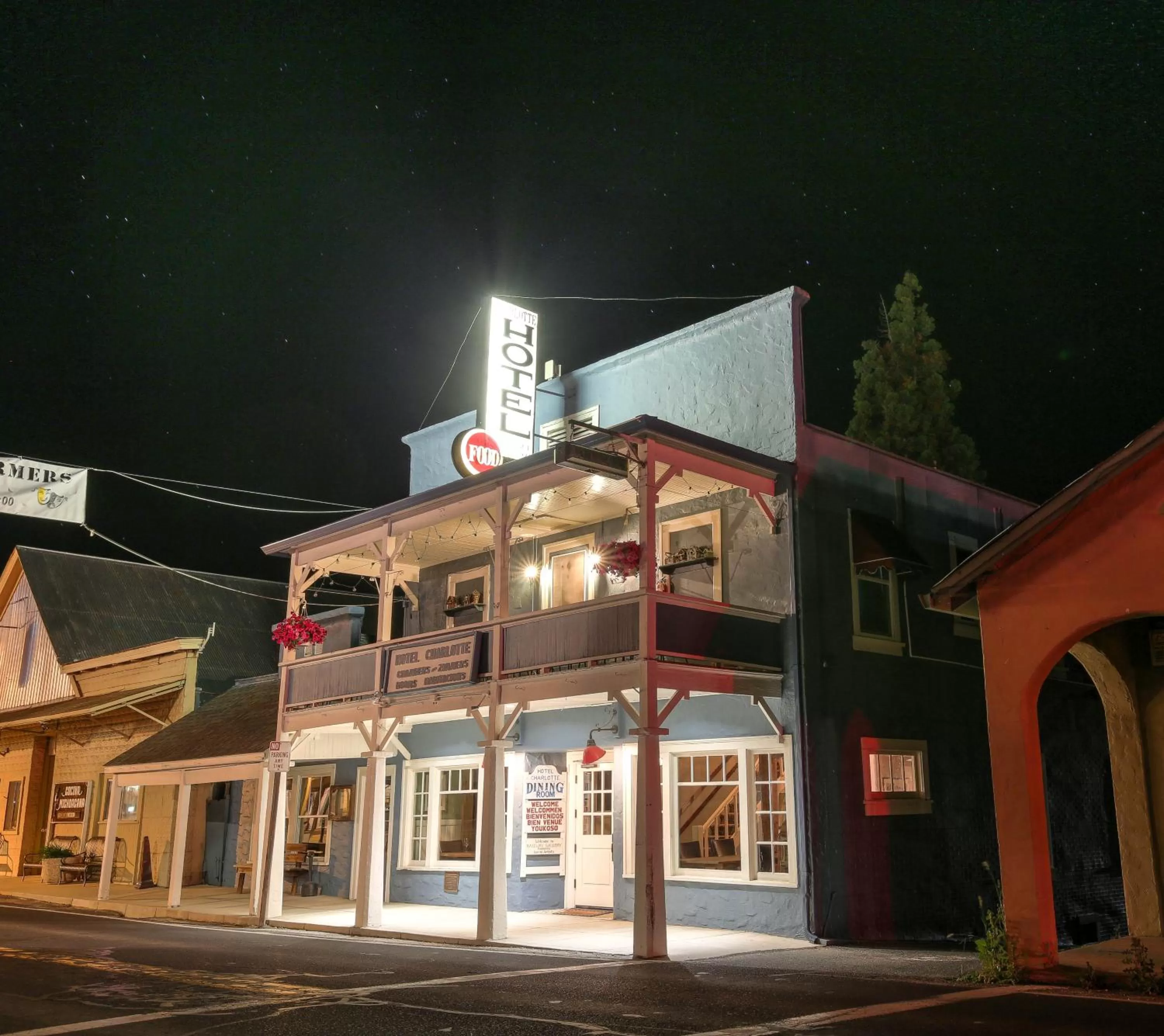 Facade/entrance, Property Building in Hotel Charlotte