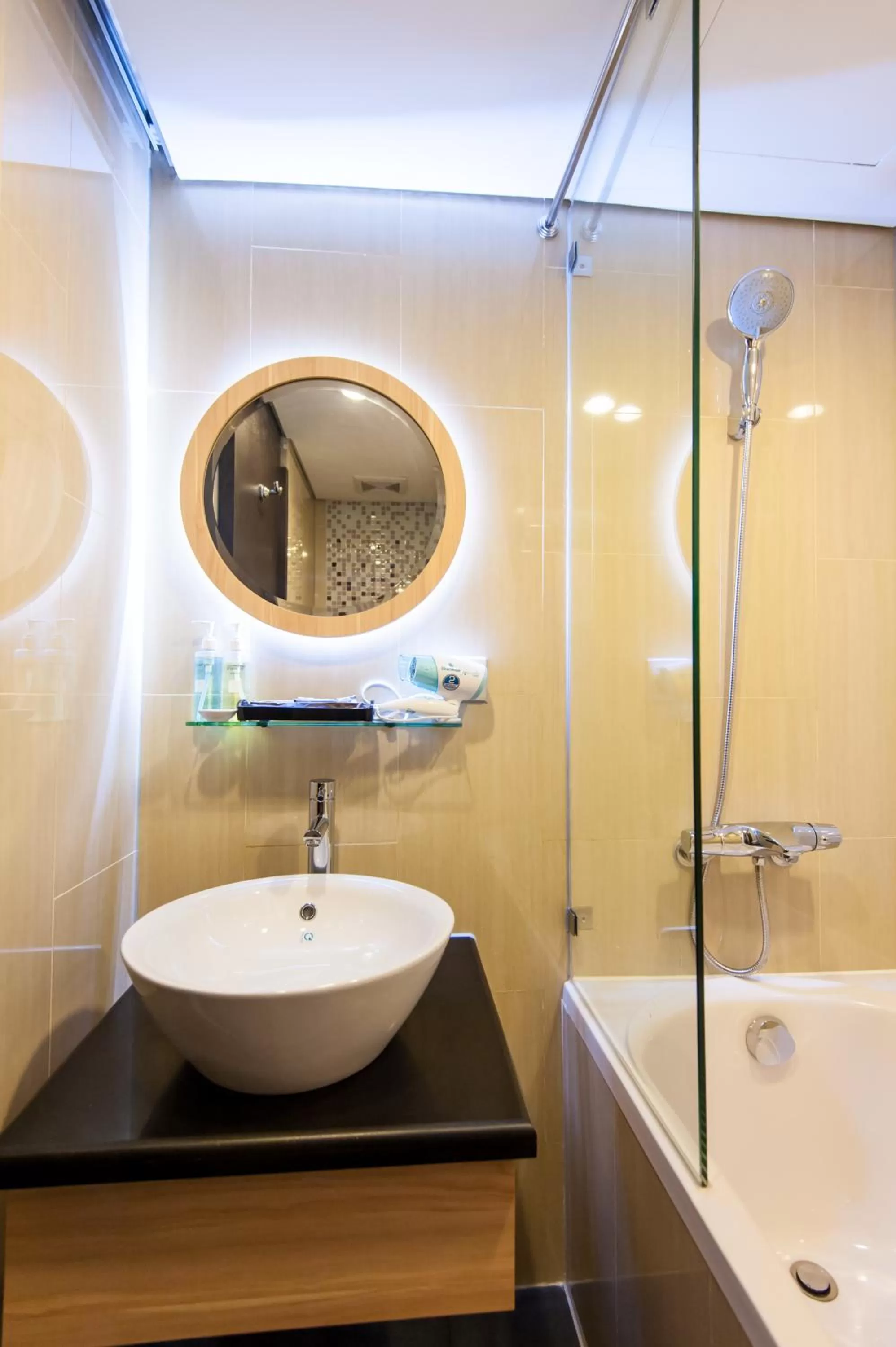 Shower in Kuretake Inn Kim Ma 132