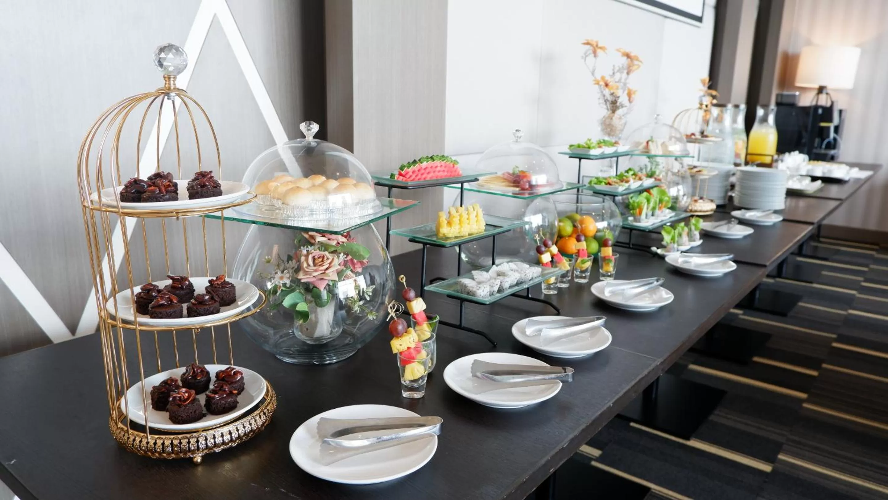 Communal lounge/ TV room in Grand Fortune Hotel Nakhon Si Thammarat