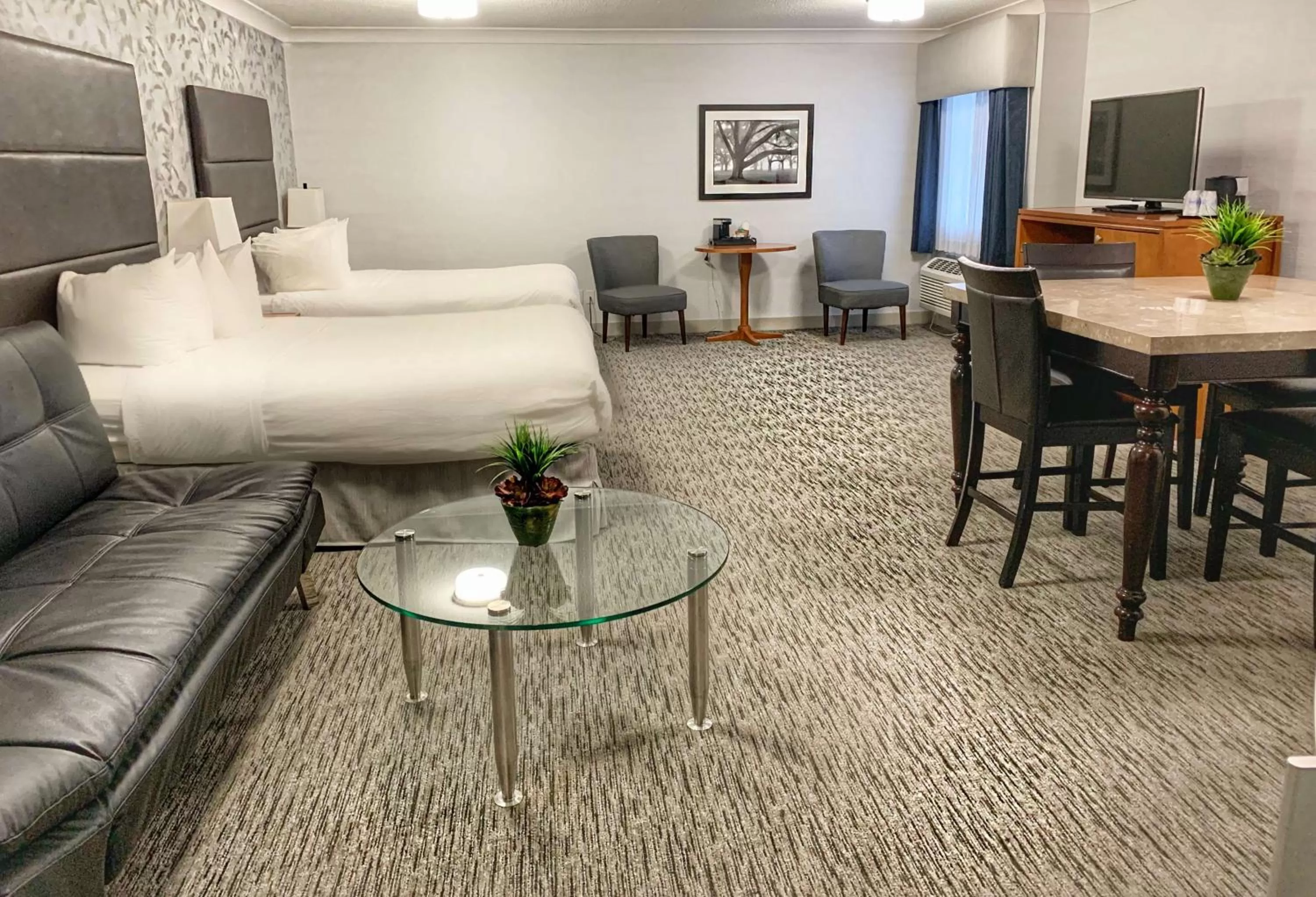 Photo of the whole room in Best Western Plus Regency Inn and Conference Centre