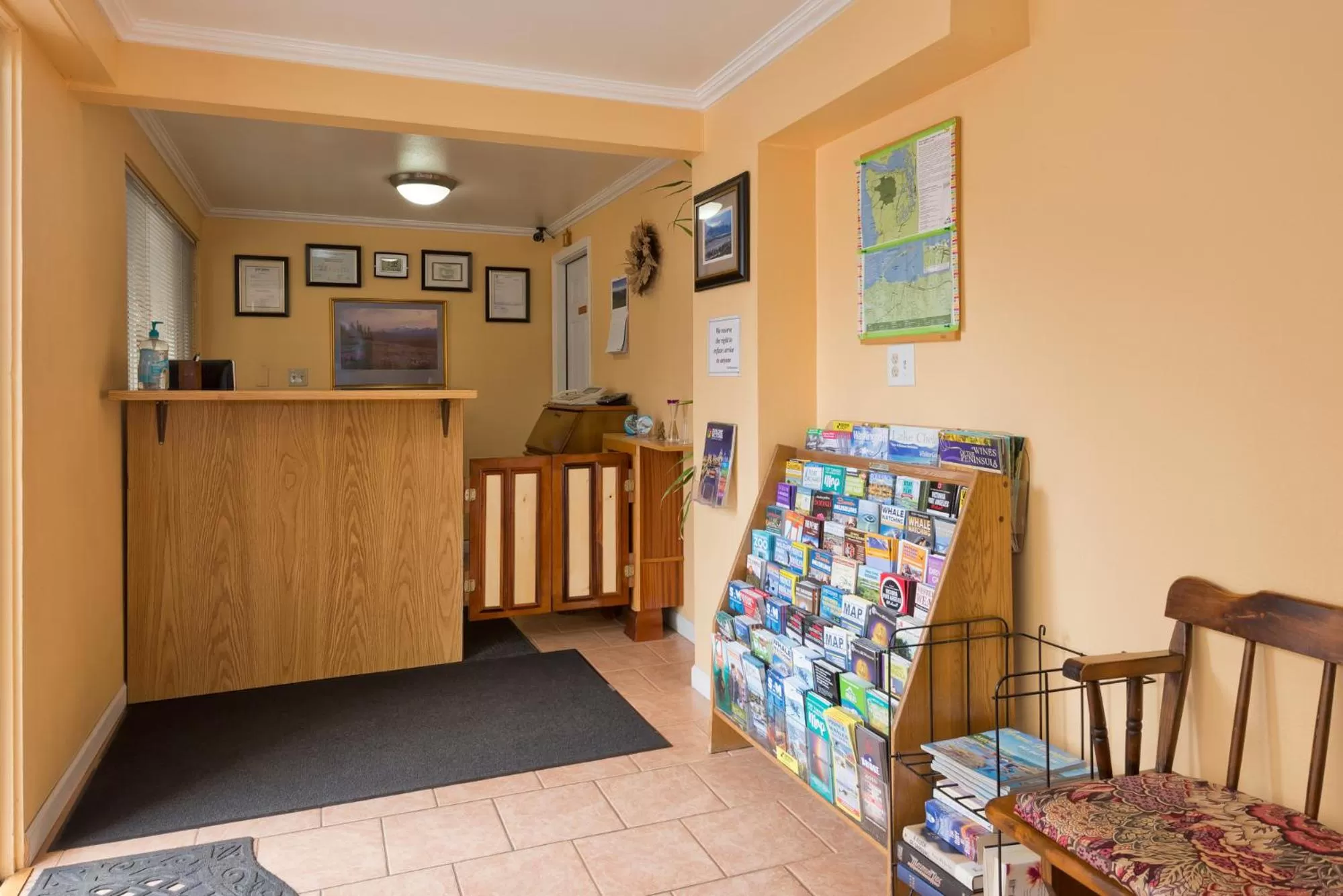 Lobby or reception in Riviera Inn