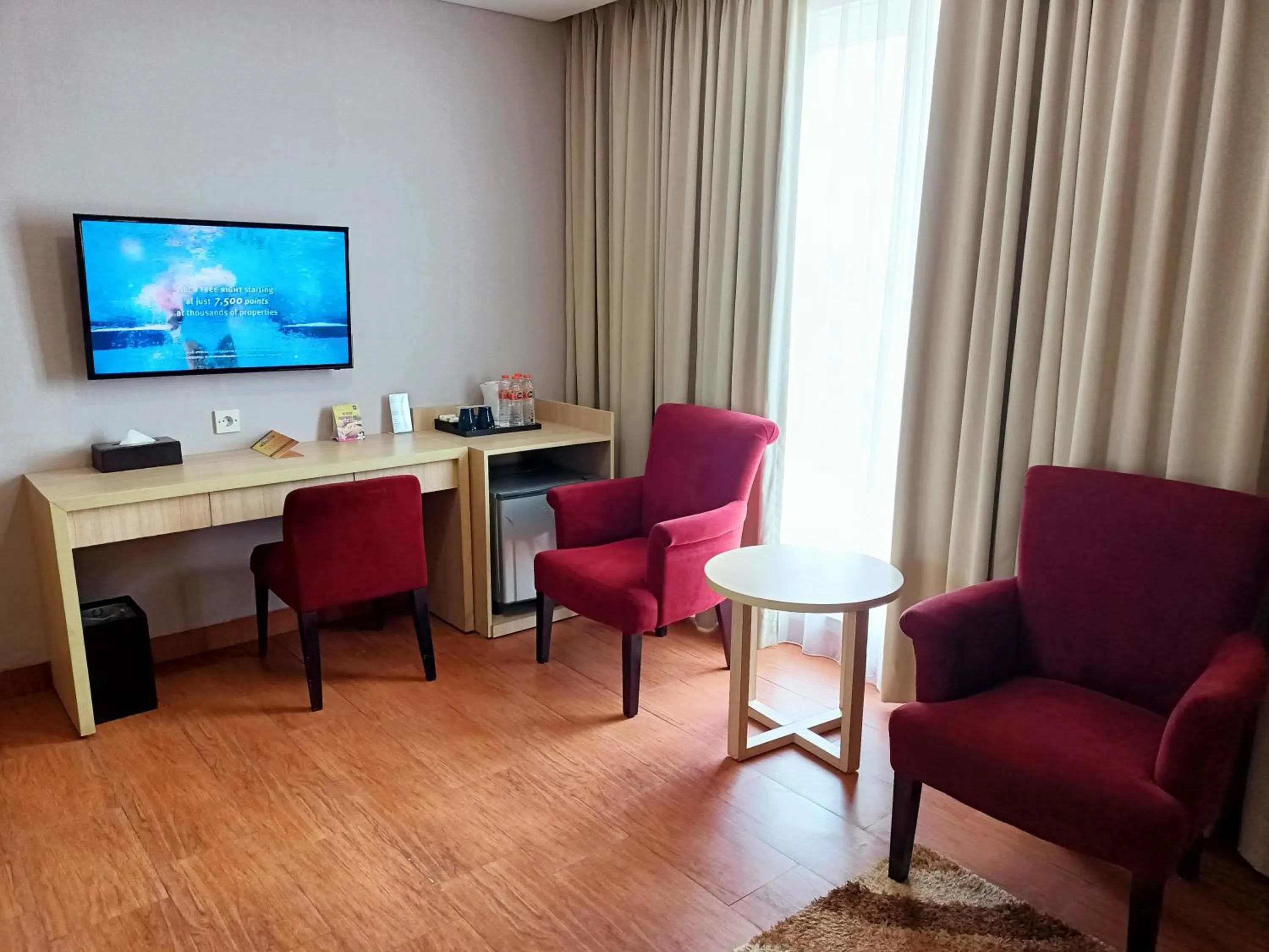 TV and multimedia in Days Hotel & Suites by Wyndham Jakarta Airport
