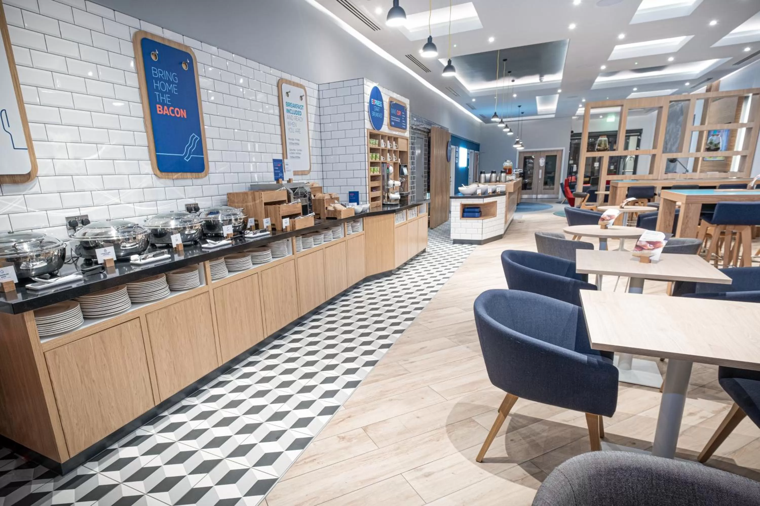 Breakfast in Holiday Inn Express - Fleet by IHG