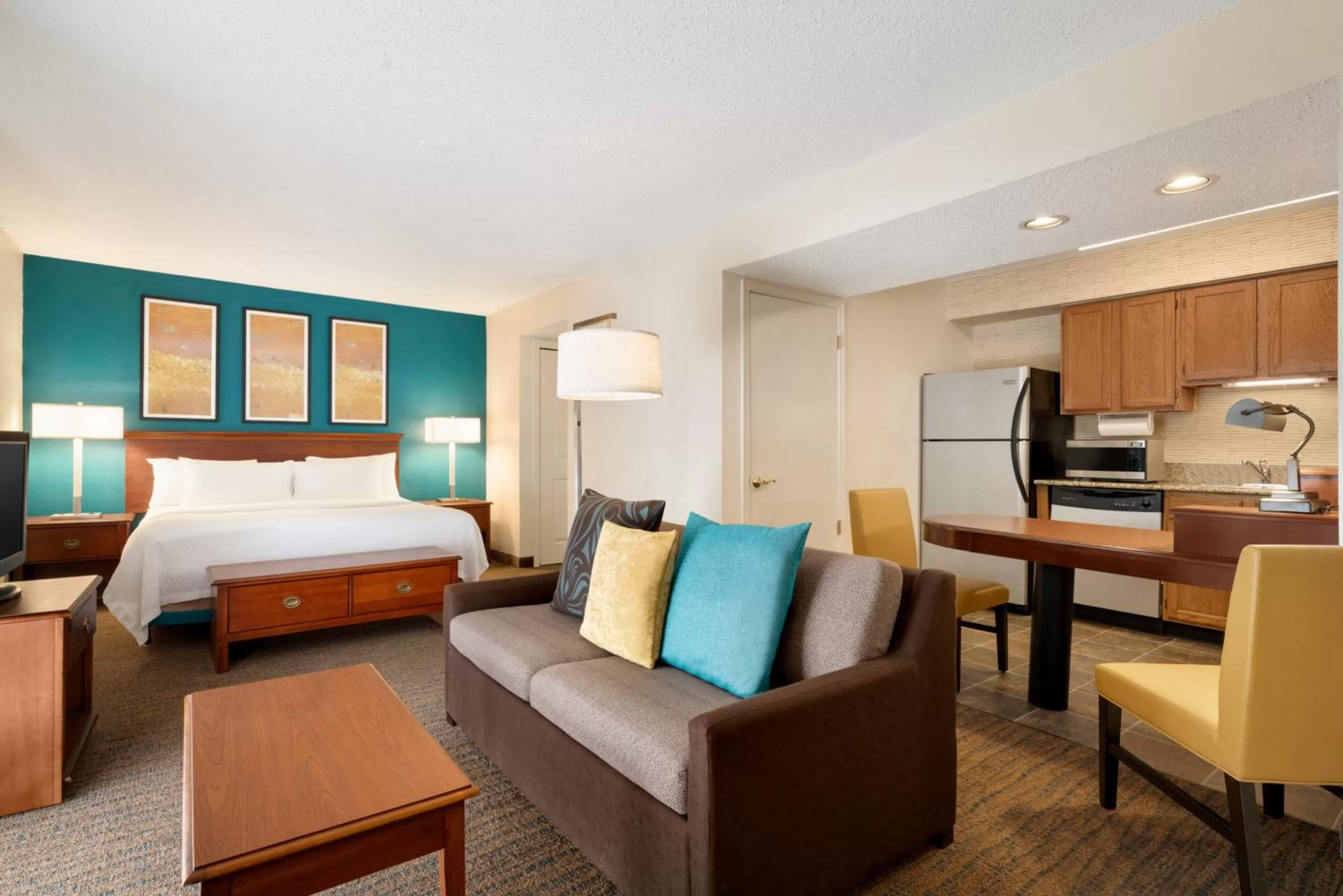 Photo of the whole room, Bed in Hawthorn Suites by Wyndham Tinton Falls