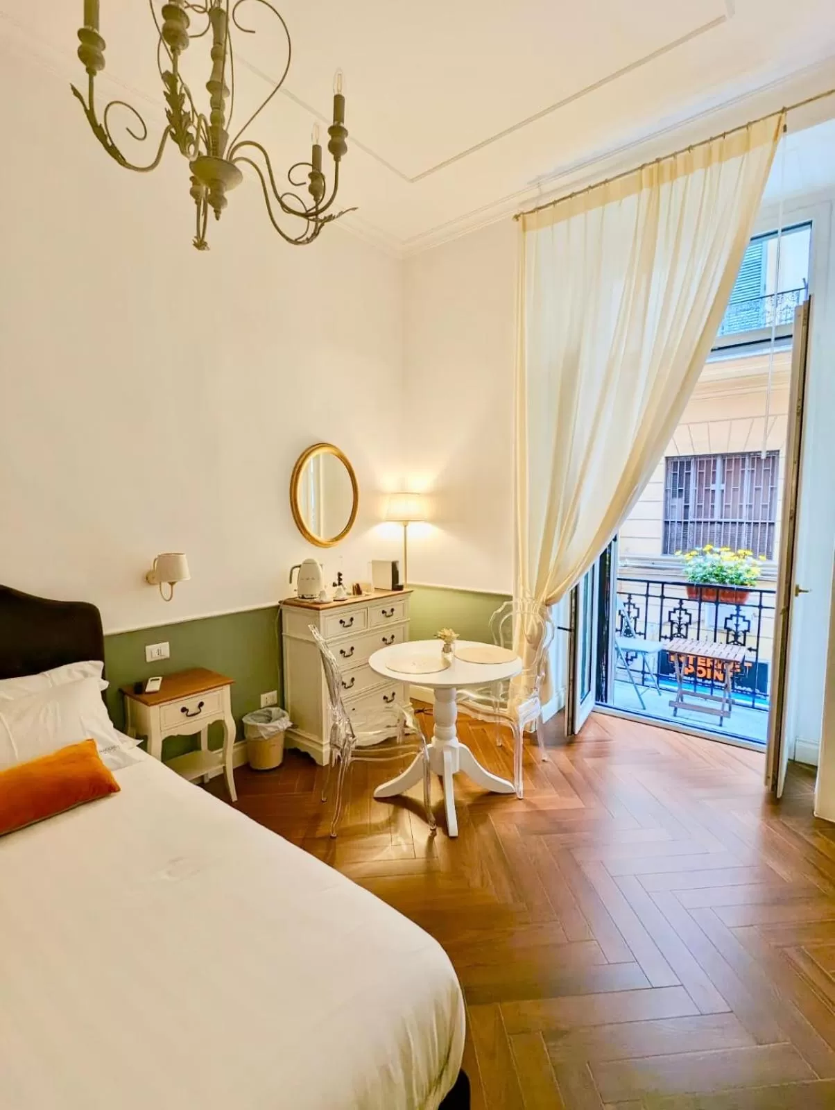 Balcony/Terrace, Bed in Macchiato Suites Boutique Guest House