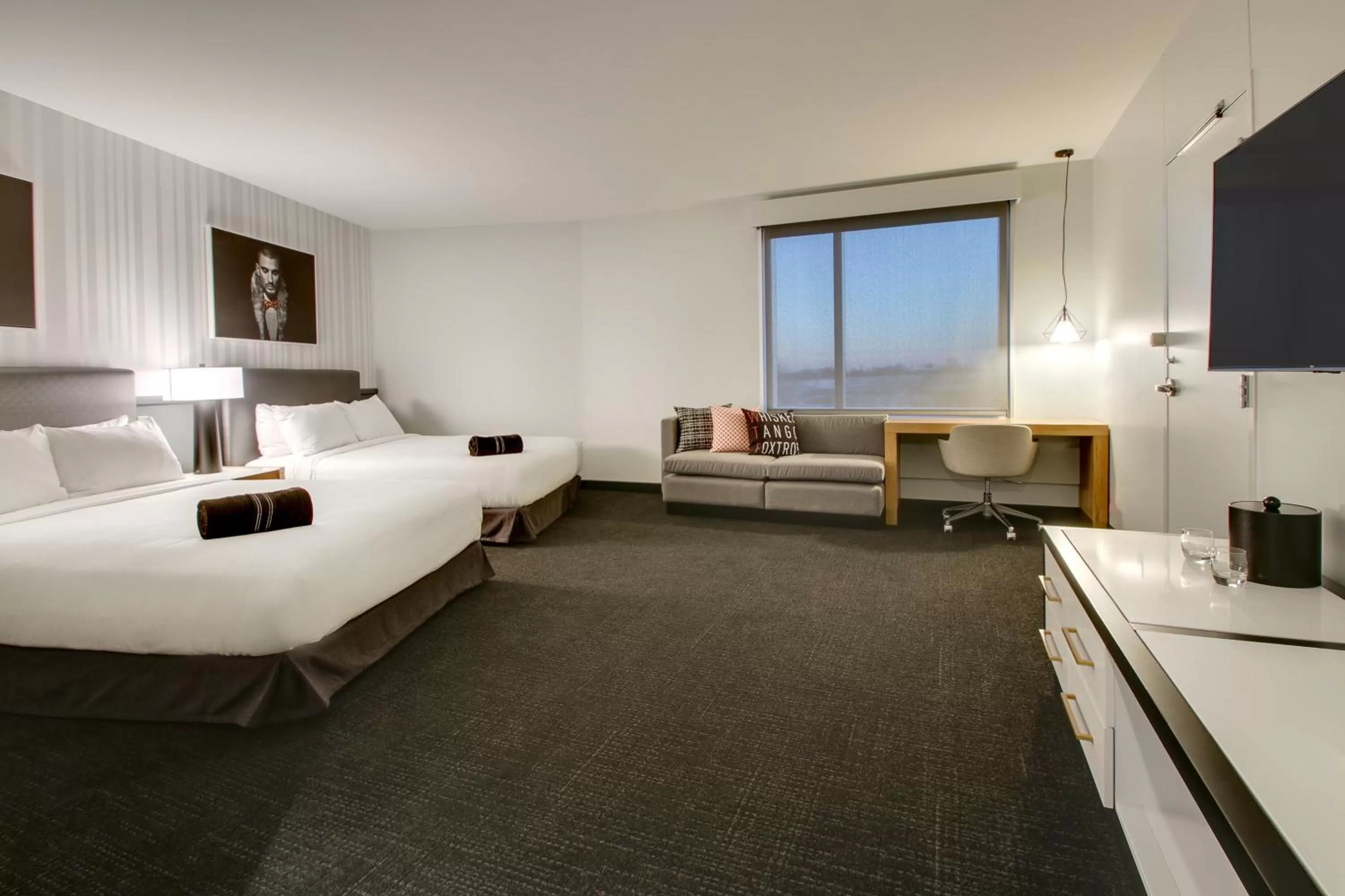 Bed in The Rose Chicago, Tapestry Collection By Hilton