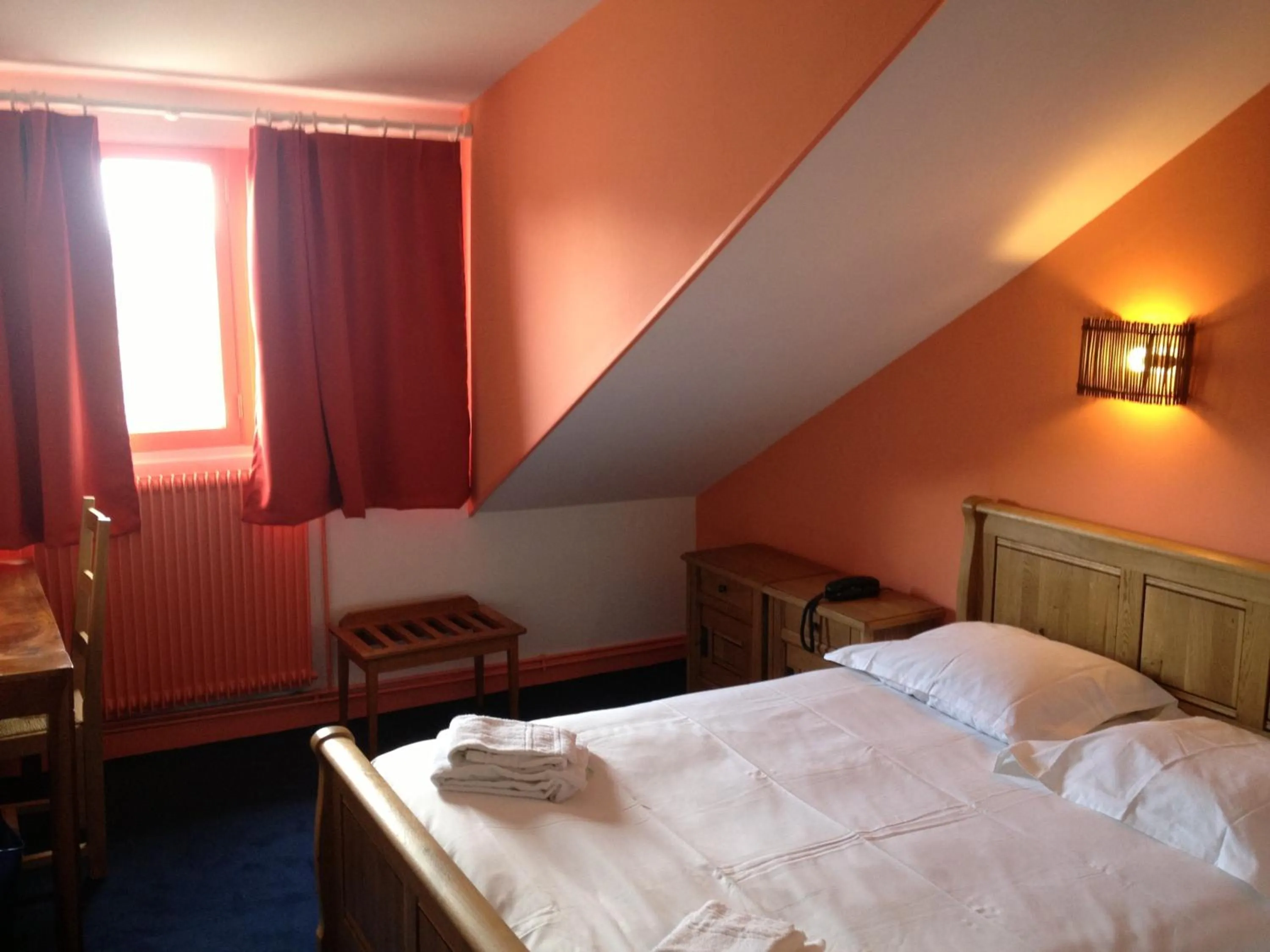 Photo of the whole room, Bed in Hotel Couleurs Sud Centre-ville Gare Charleville-Mézières