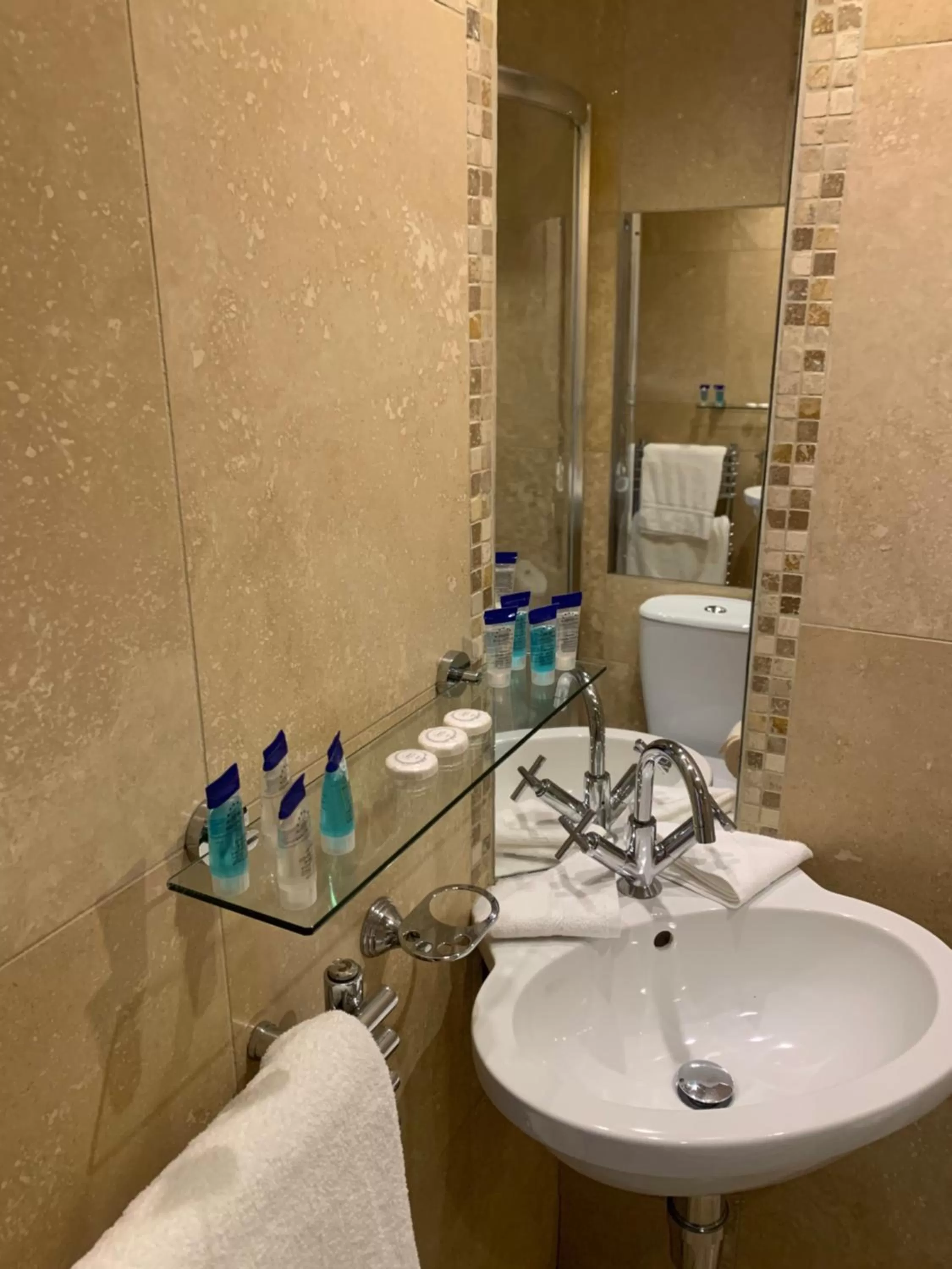 Bathroom in The Weavers Shed