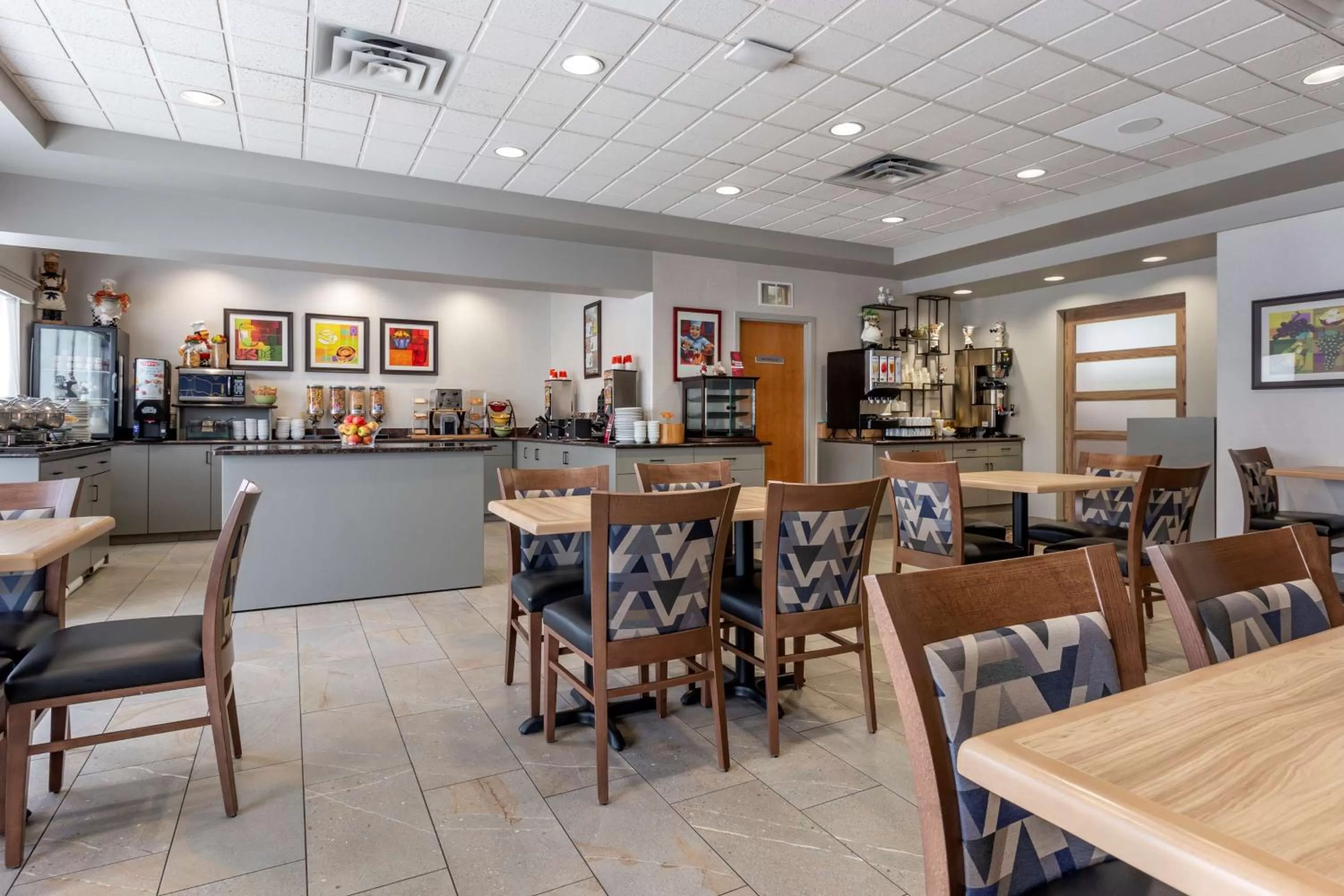 Breakfast in Best Western Plus Pembina Inn & Suites