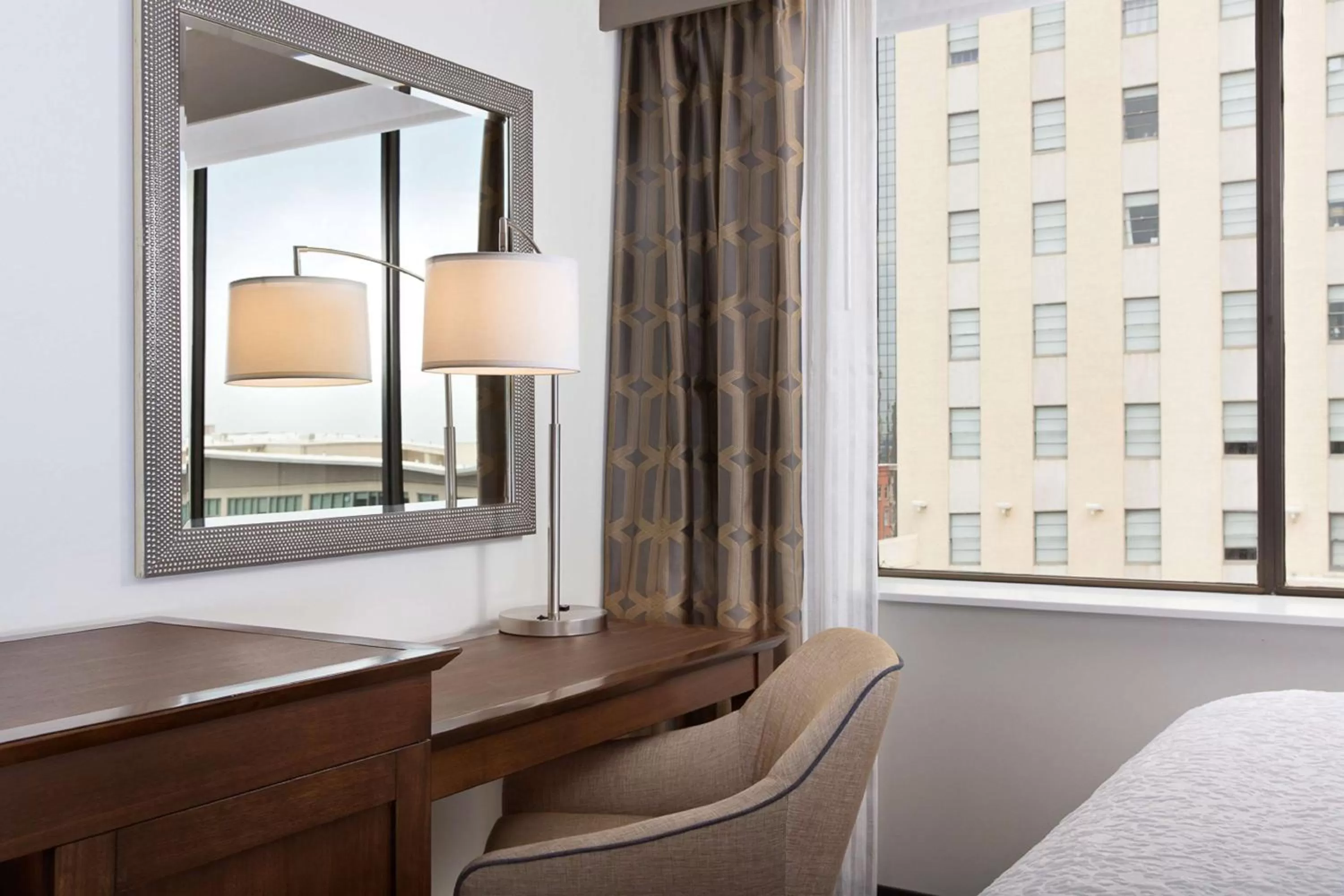 Bed in Hampton Inn & Suites Dallas Downtown