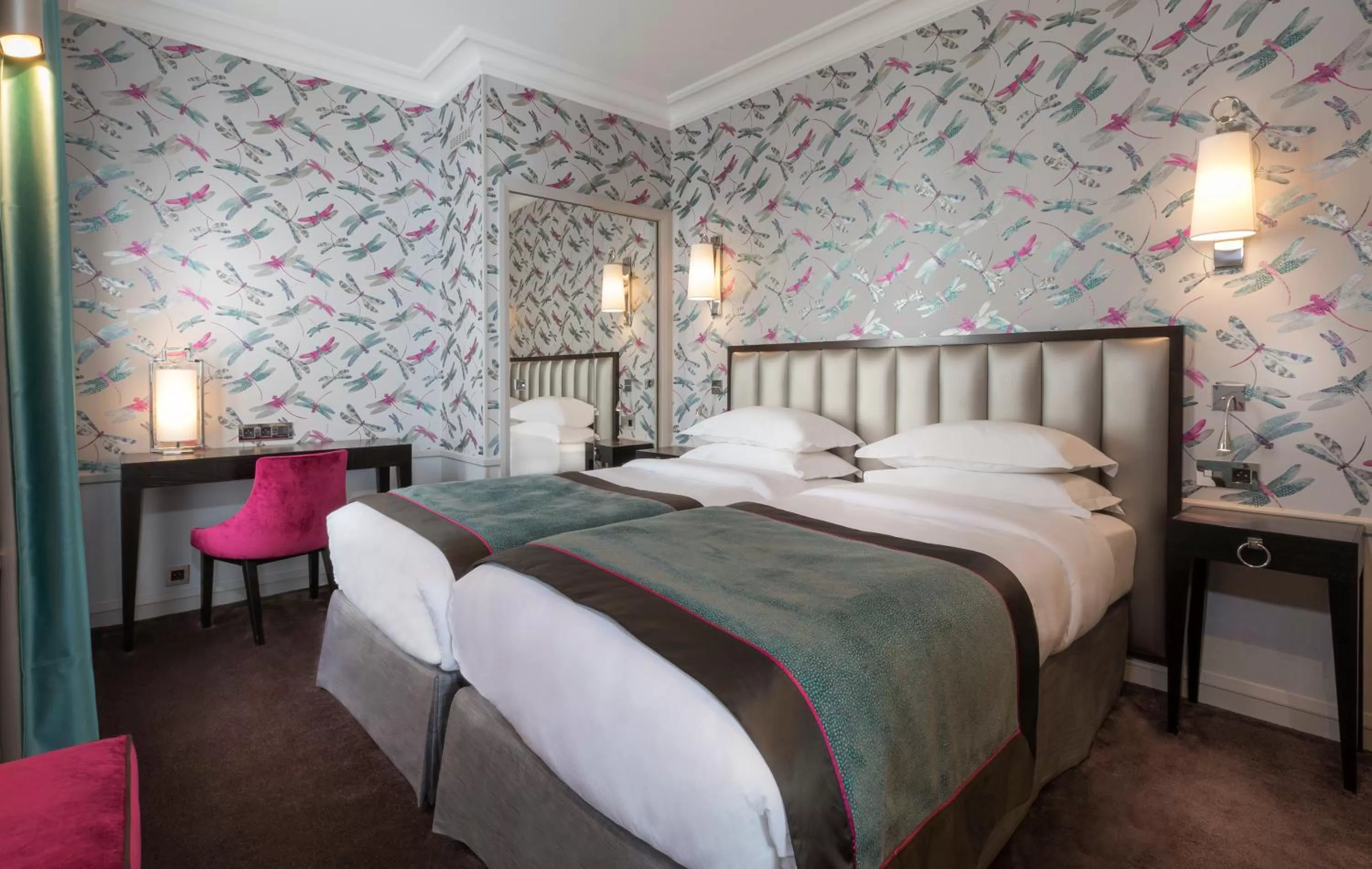 Bed in Vendôme Opera Hotel