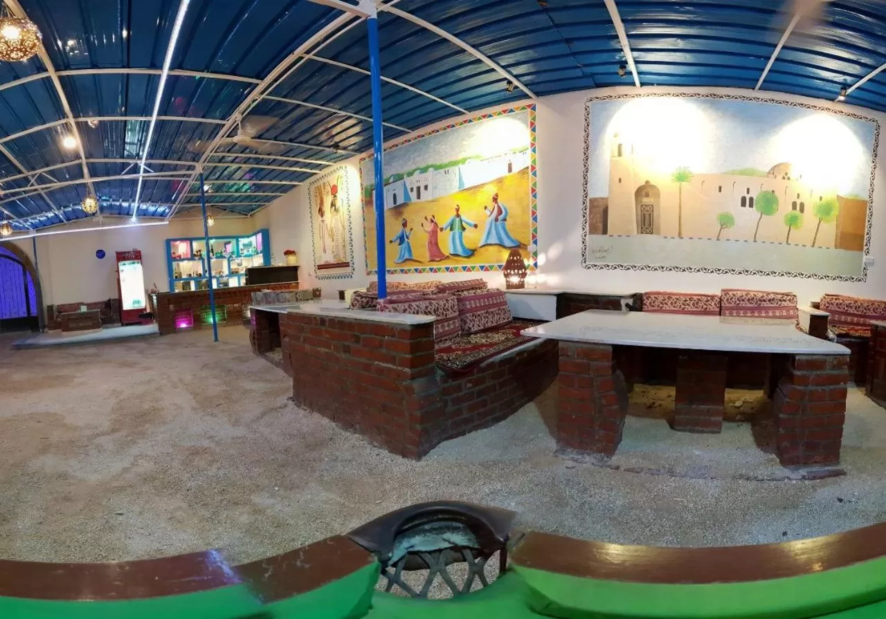 Restaurant/places to eat in Al Baeirat Hotel