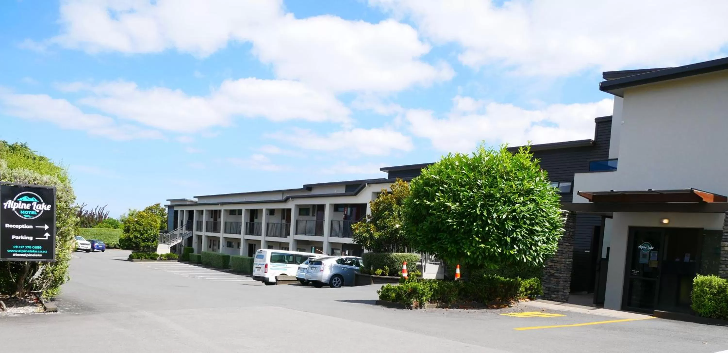 Property building in Alpine Lake Motel