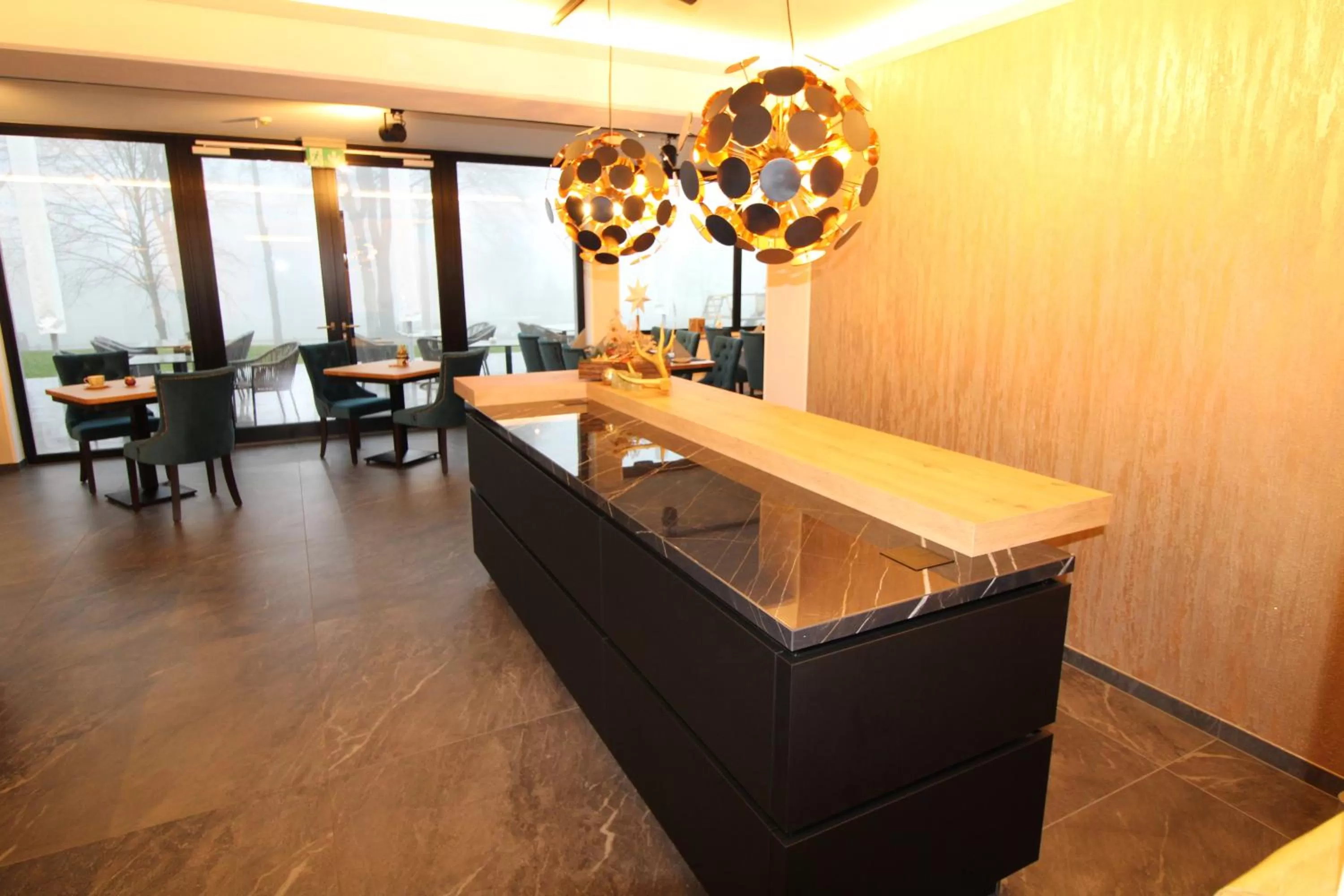 Restaurant/places to eat in DER Hirsch Hotel