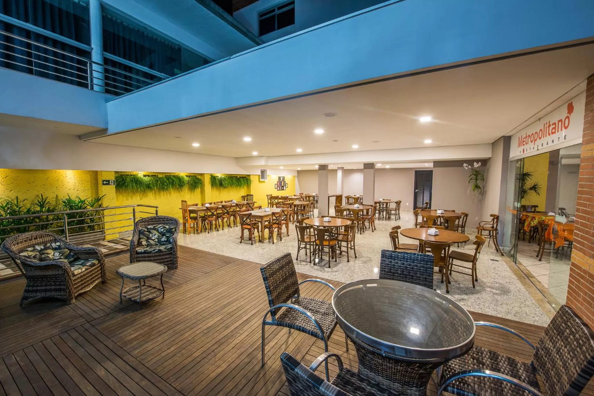 Restaurant/places to eat in Hotel Metropolitano