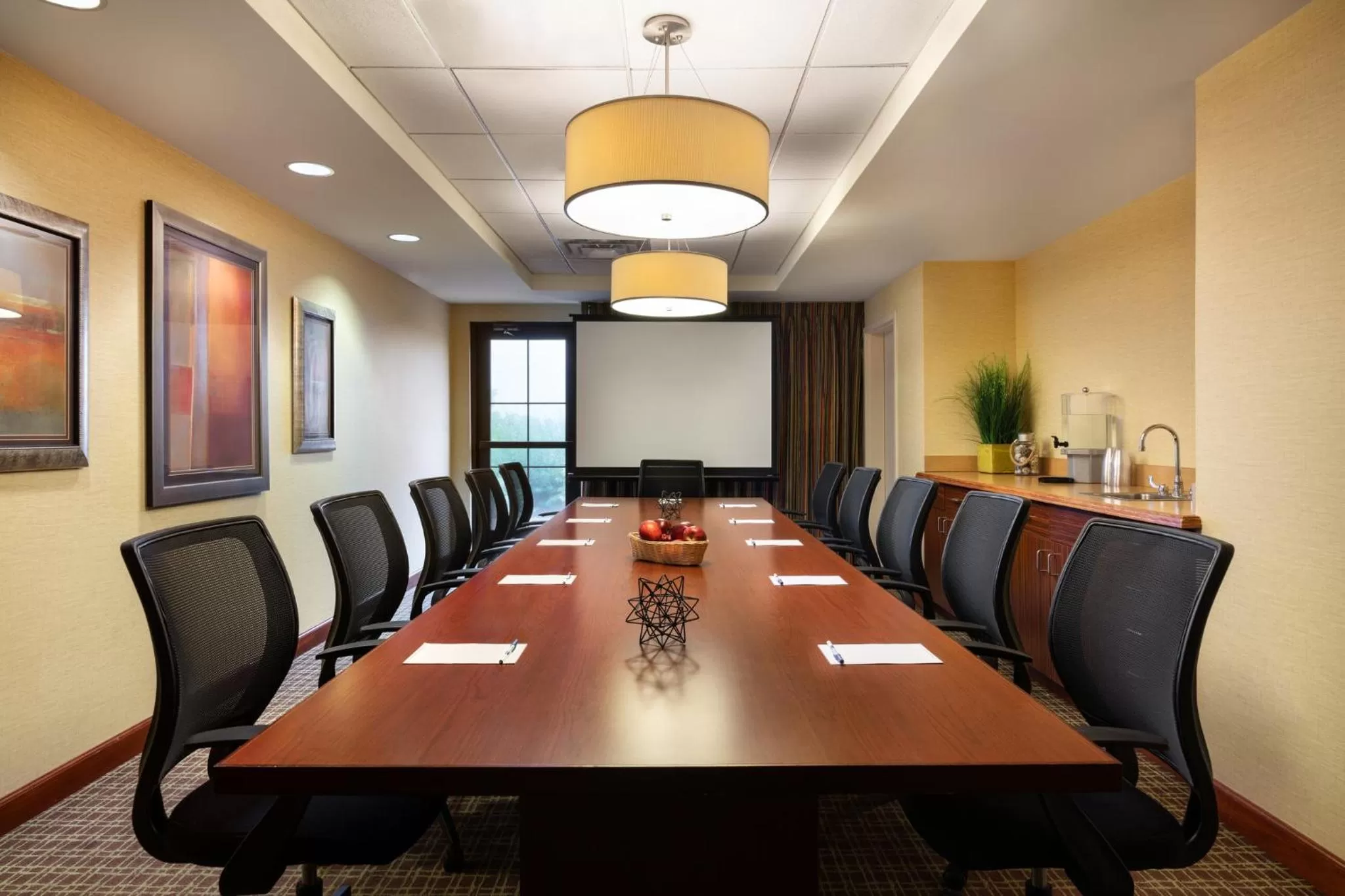 Meeting/conference room in Holiday Inn Express & Suites Denver Airport by IHG