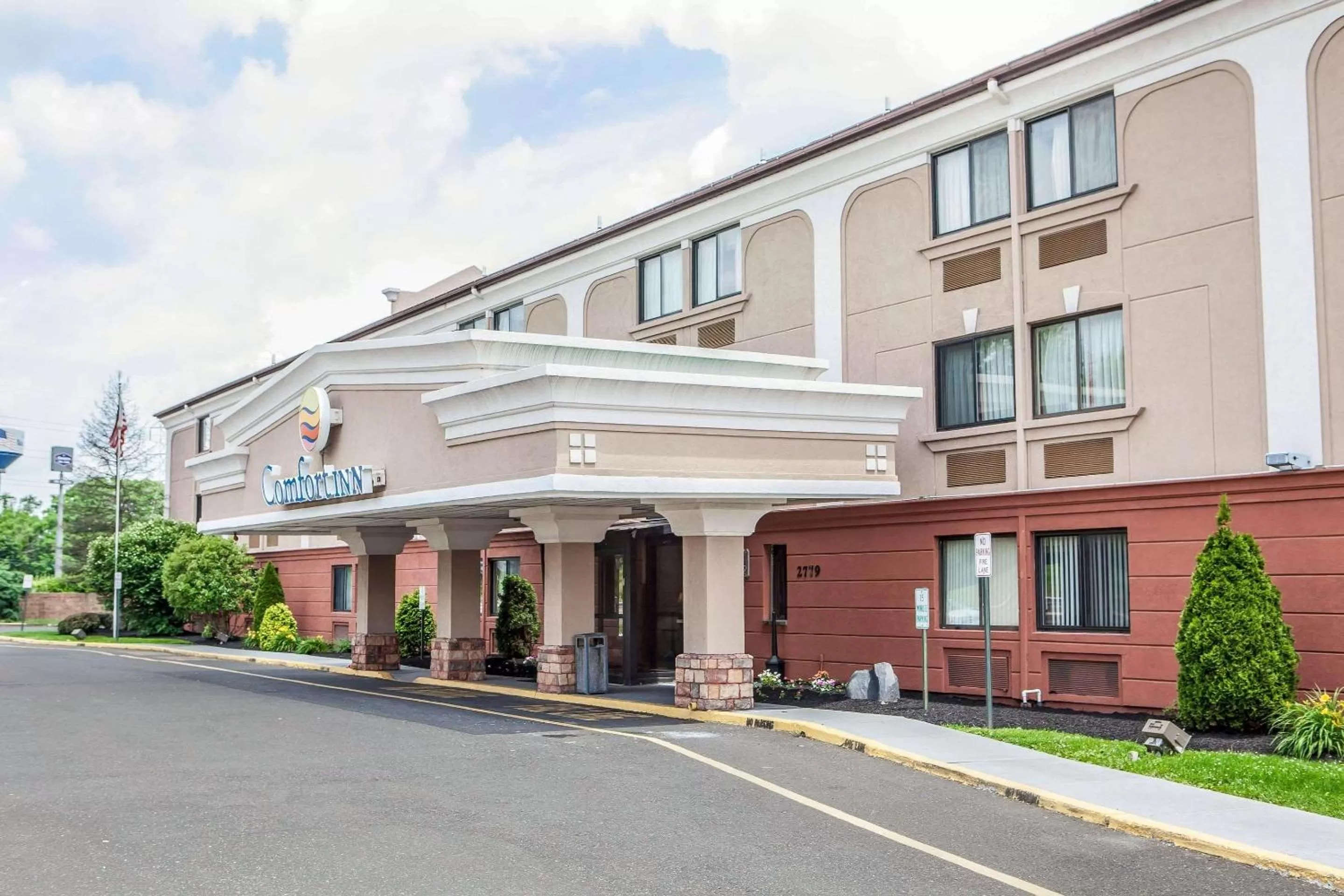 Property building in Comfort Inn Feasterville - Trevose