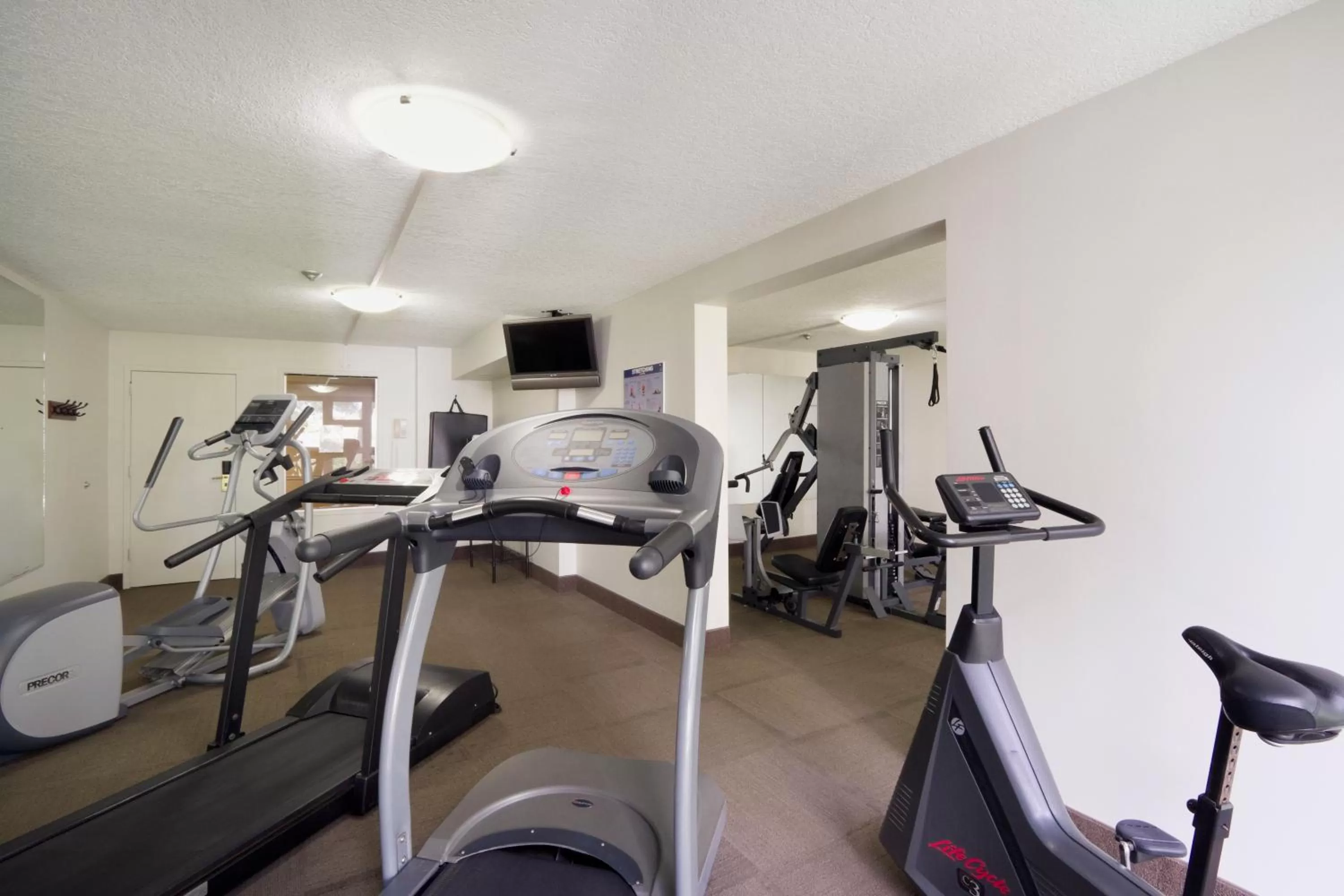 Fitness centre/facilities in Ramada by Wyndham Cornwall