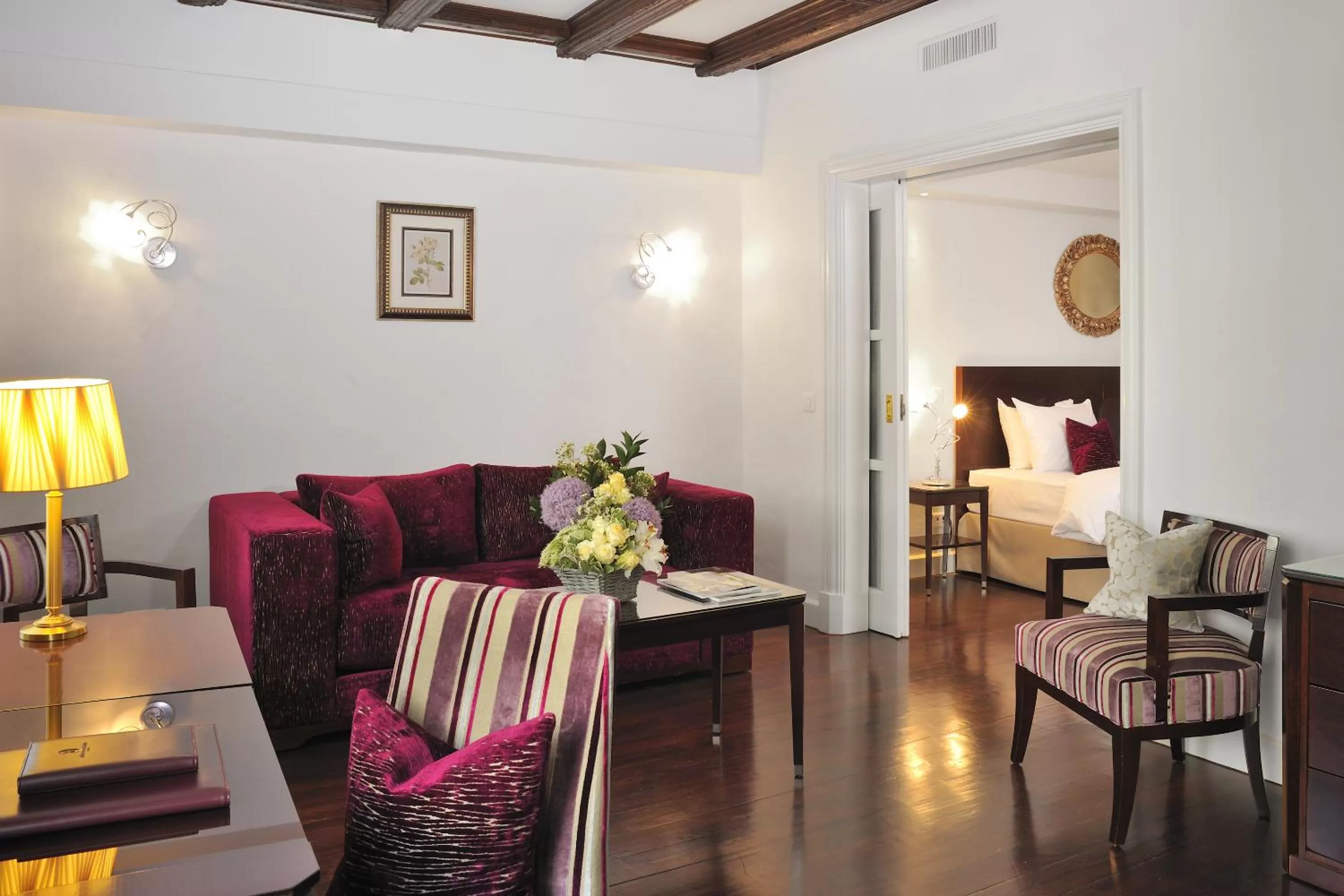 Junior Suite with Twin Beds in Hôtel de la Cigogne