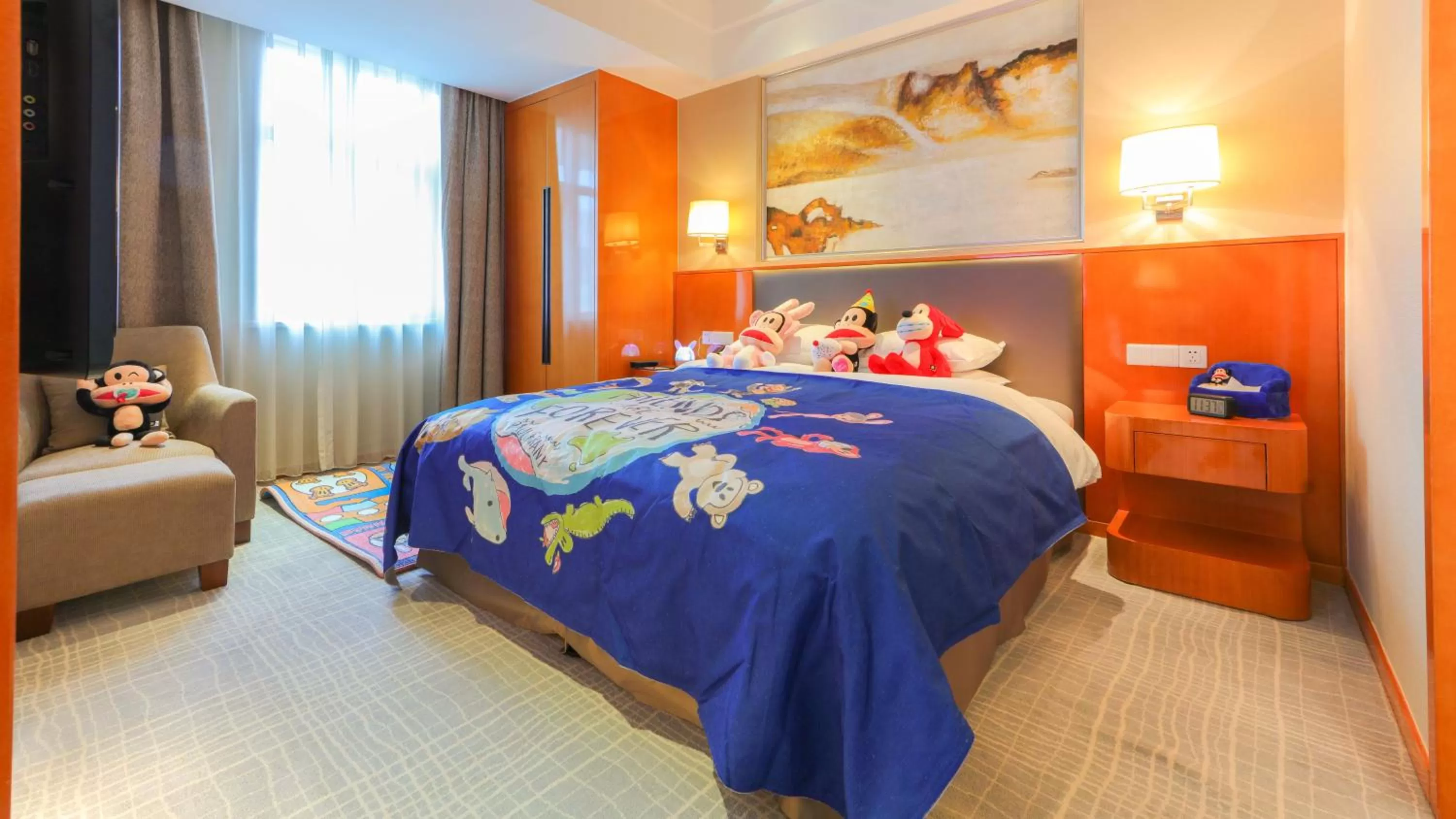 Bed in Ramada Plaza Shanghai Pudong Airport - 3 mins to PVG depature floor & check entrance with hotel shuttle