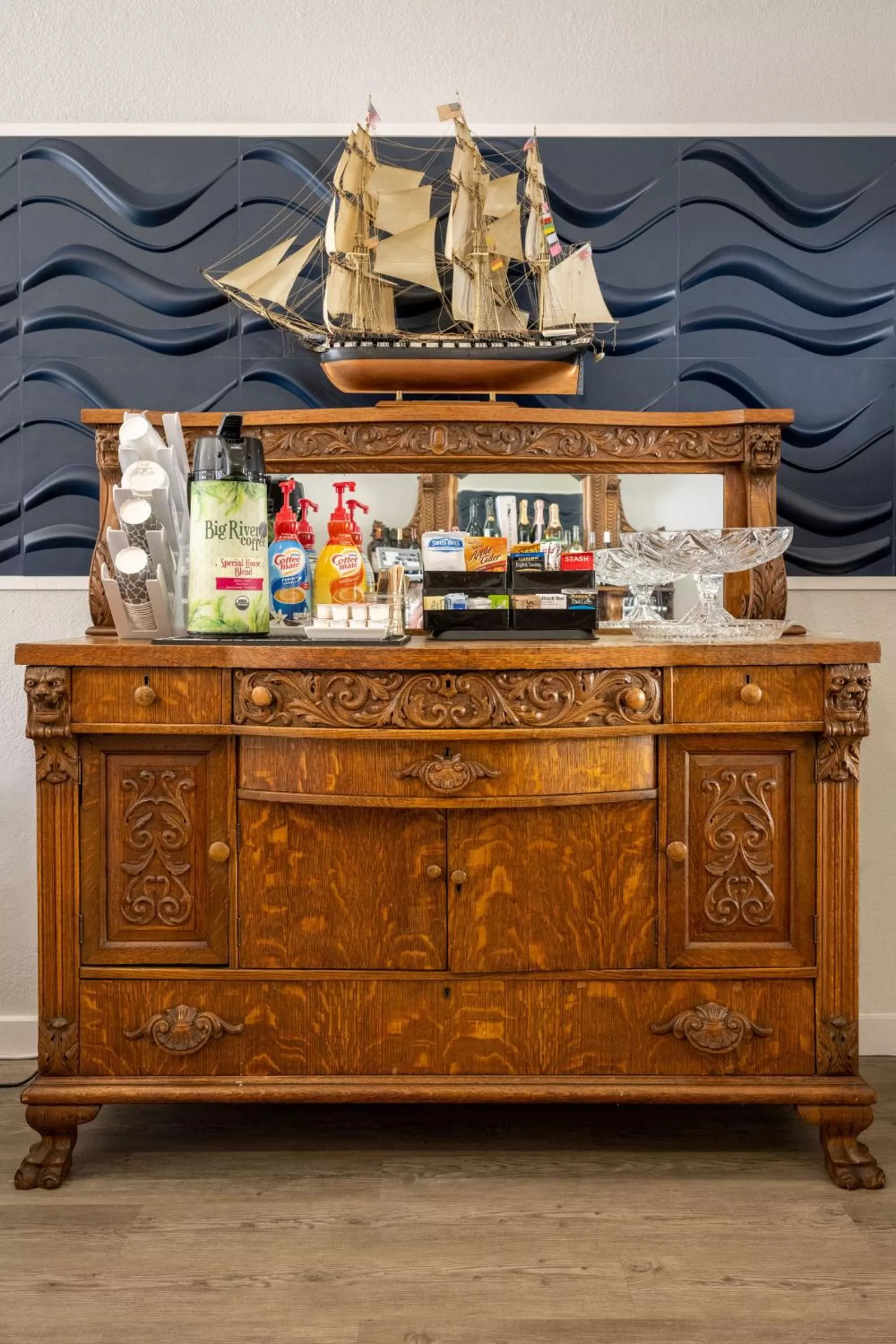 Coffee/tea facilities in Wharf Master's Inn