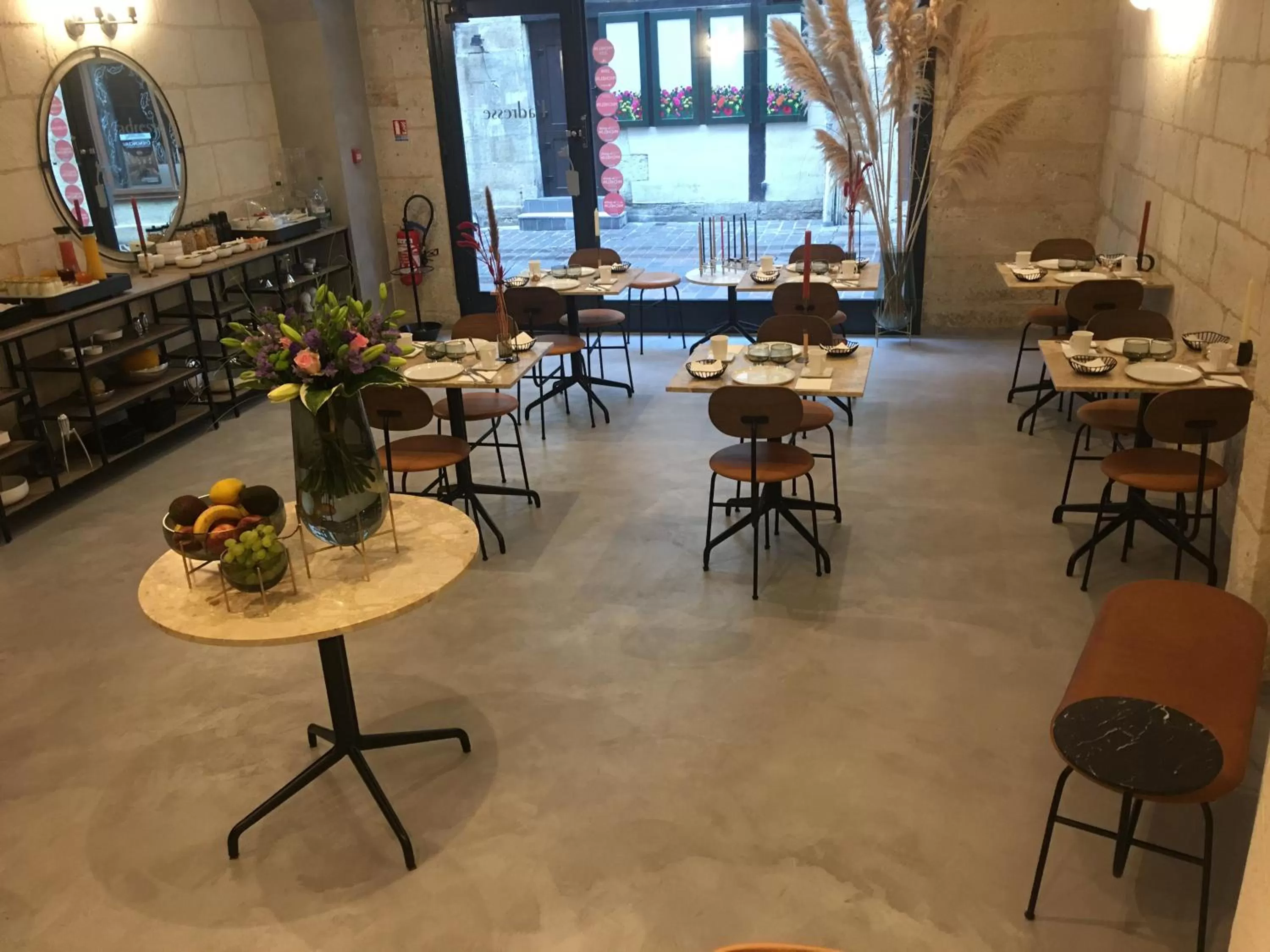 Restaurant/places to eat in Hôtel L'Adresse