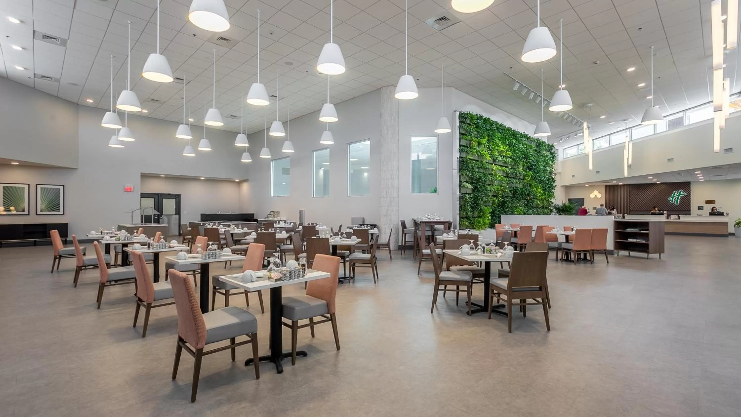 Restaurant/places to eat in Holiday Inn Panama City by IHG