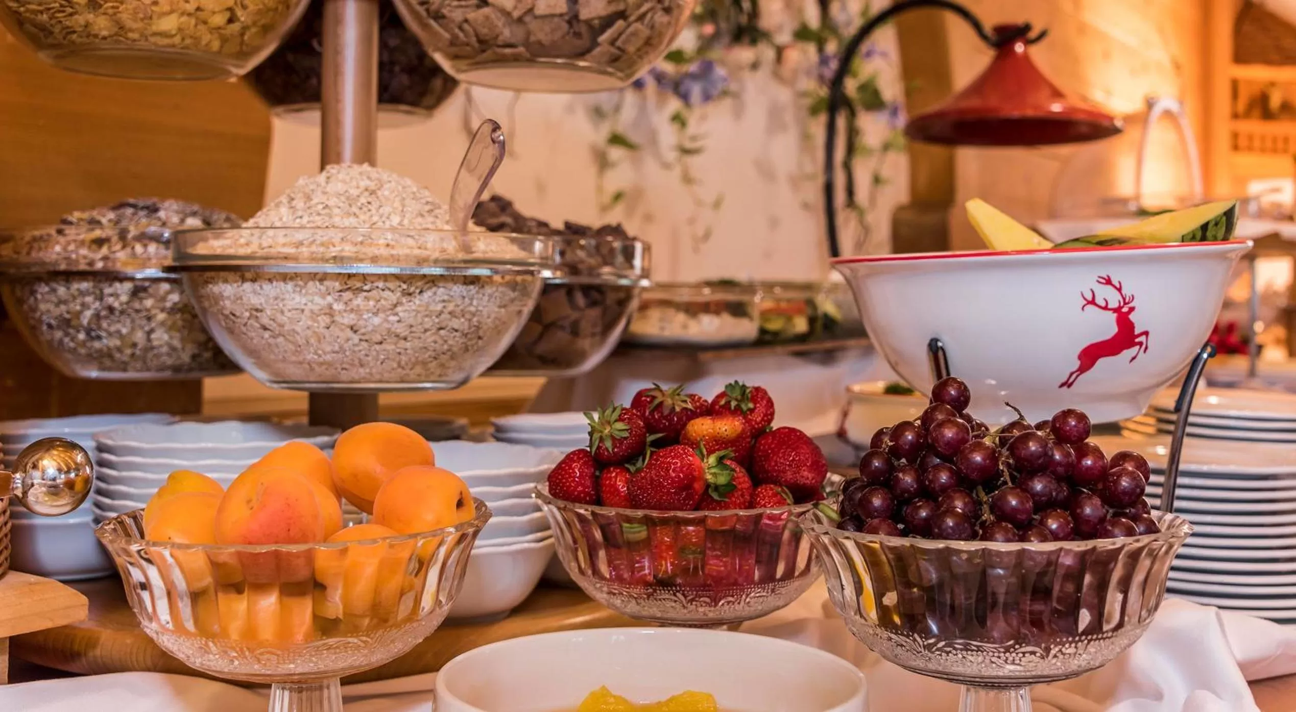 Buffet breakfast in Hotel Mutz Garni