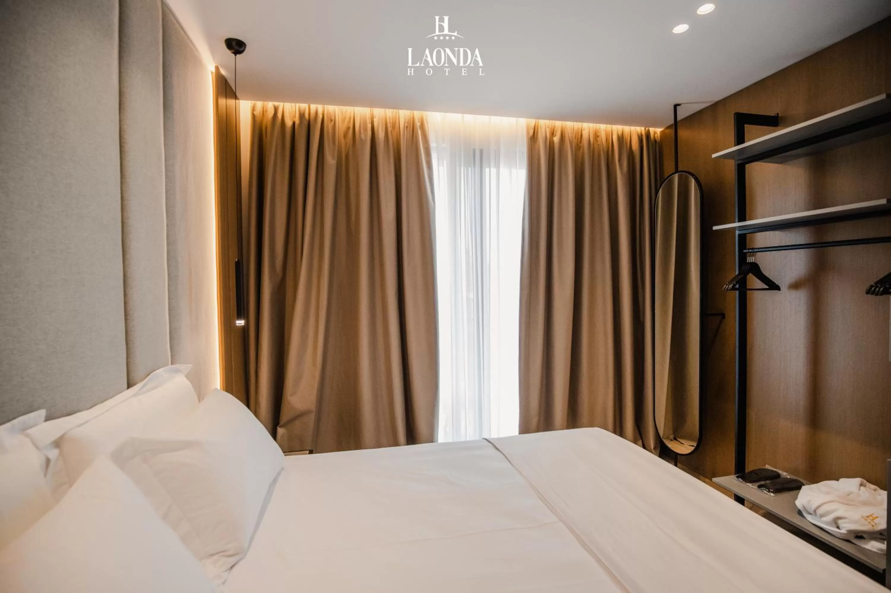 Photo of the whole room, Bed in La Onda Hotel Durres