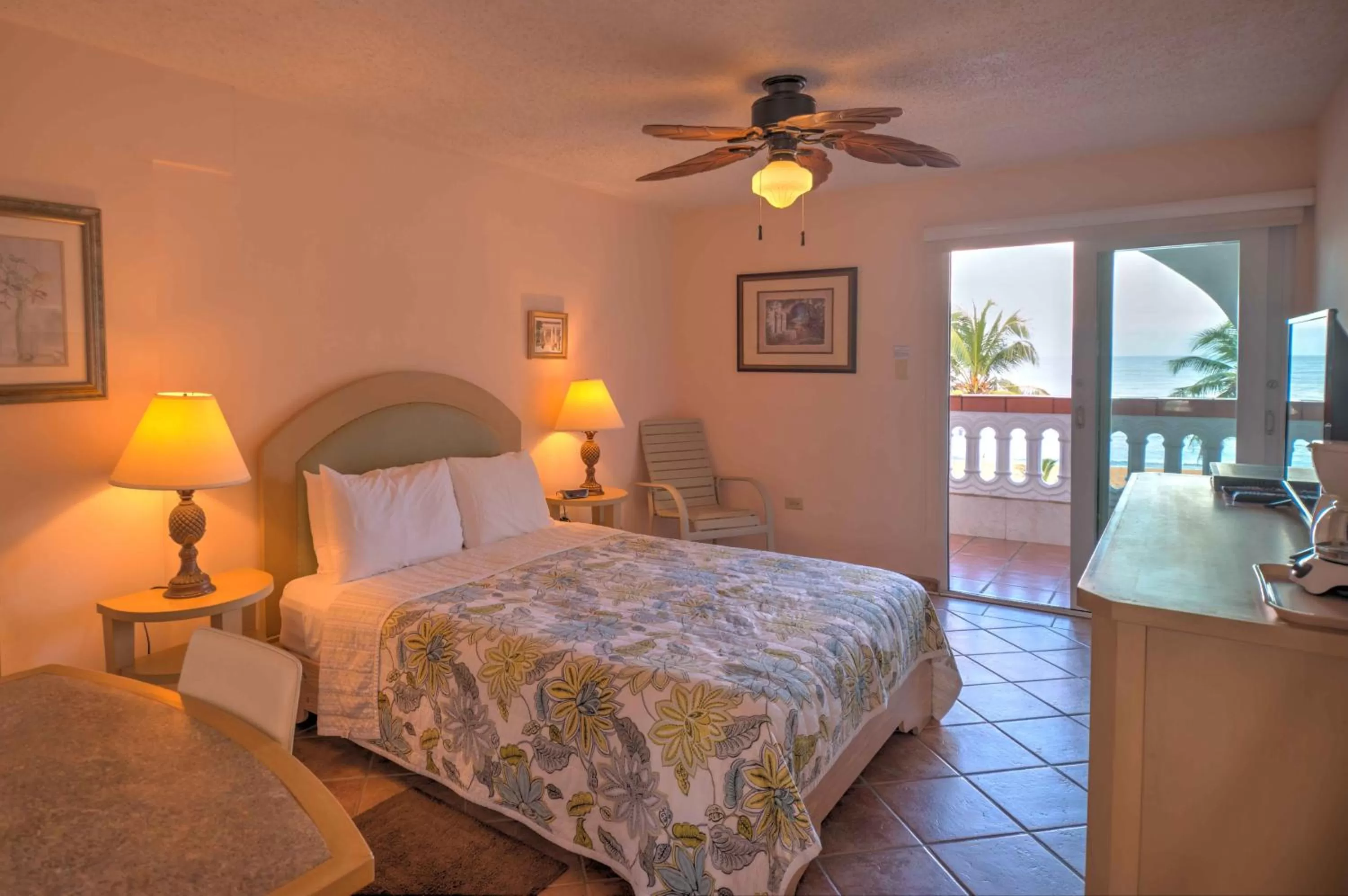 Photo of the whole room, Bed in Luquillo Sunrise Beach Inn