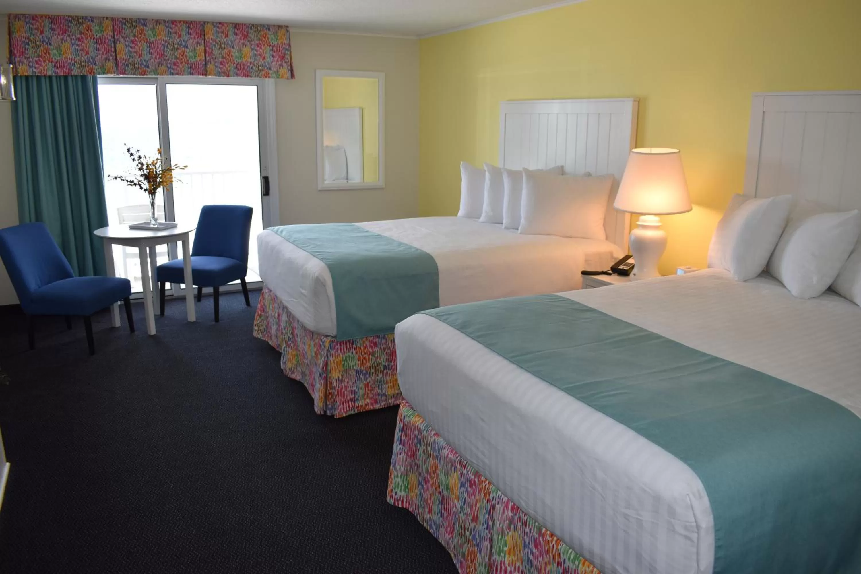 Bed in Breakers Resort - Lakeside