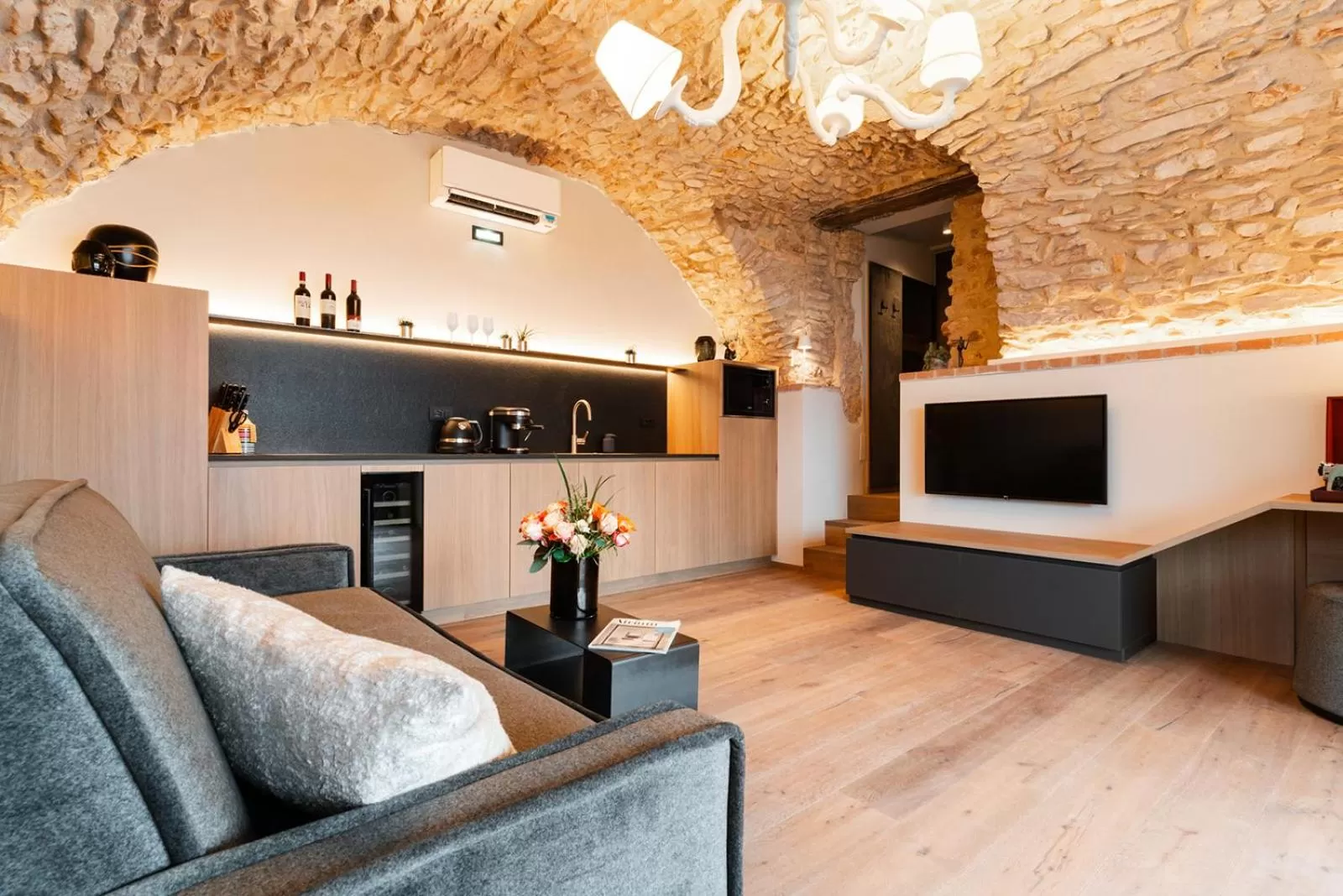 Master Suite in FAVAI HILLS your secret hideaway